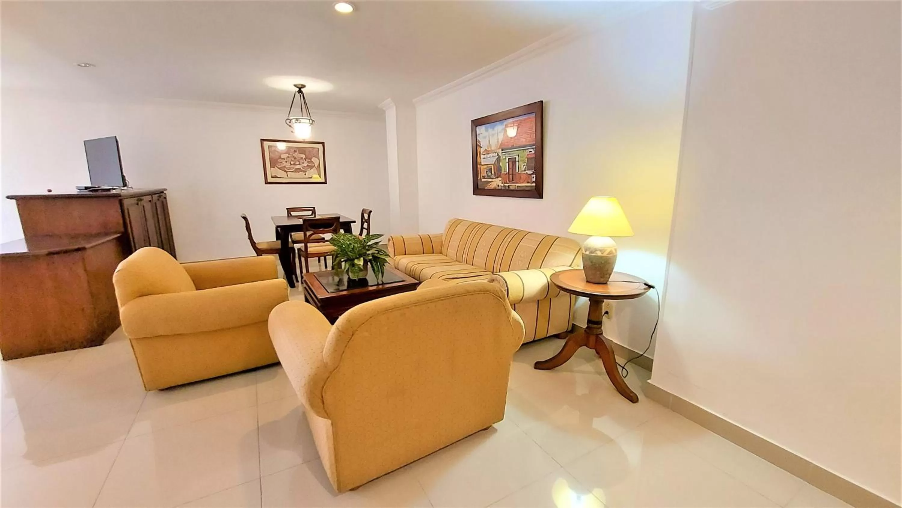 Living room in Hotel Faranda Express Puerta Del Sol Barranquilla, A Member of Radisson Individuals