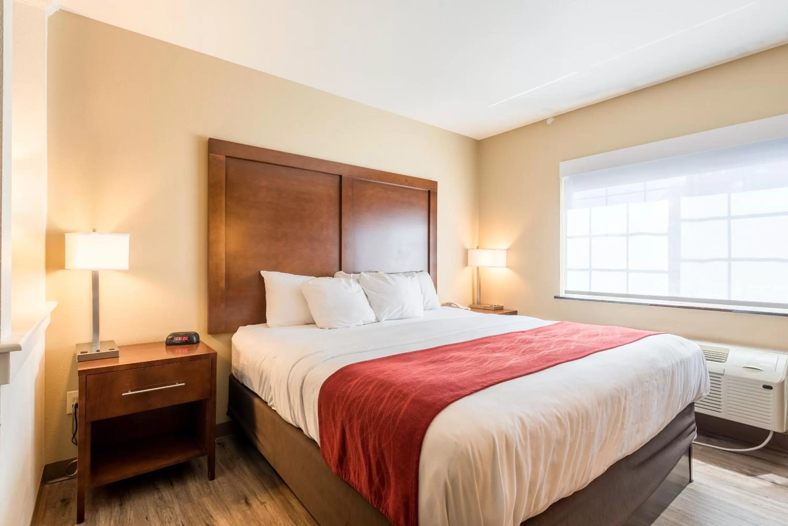 Bedroom, Bed in Comfort Inn & Suites Alamosa