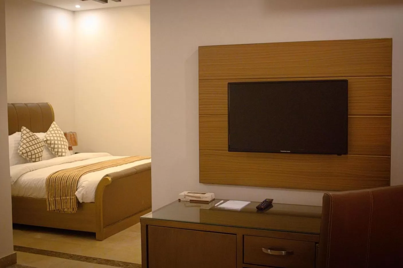 Bed in Zifan Hotel & Suites