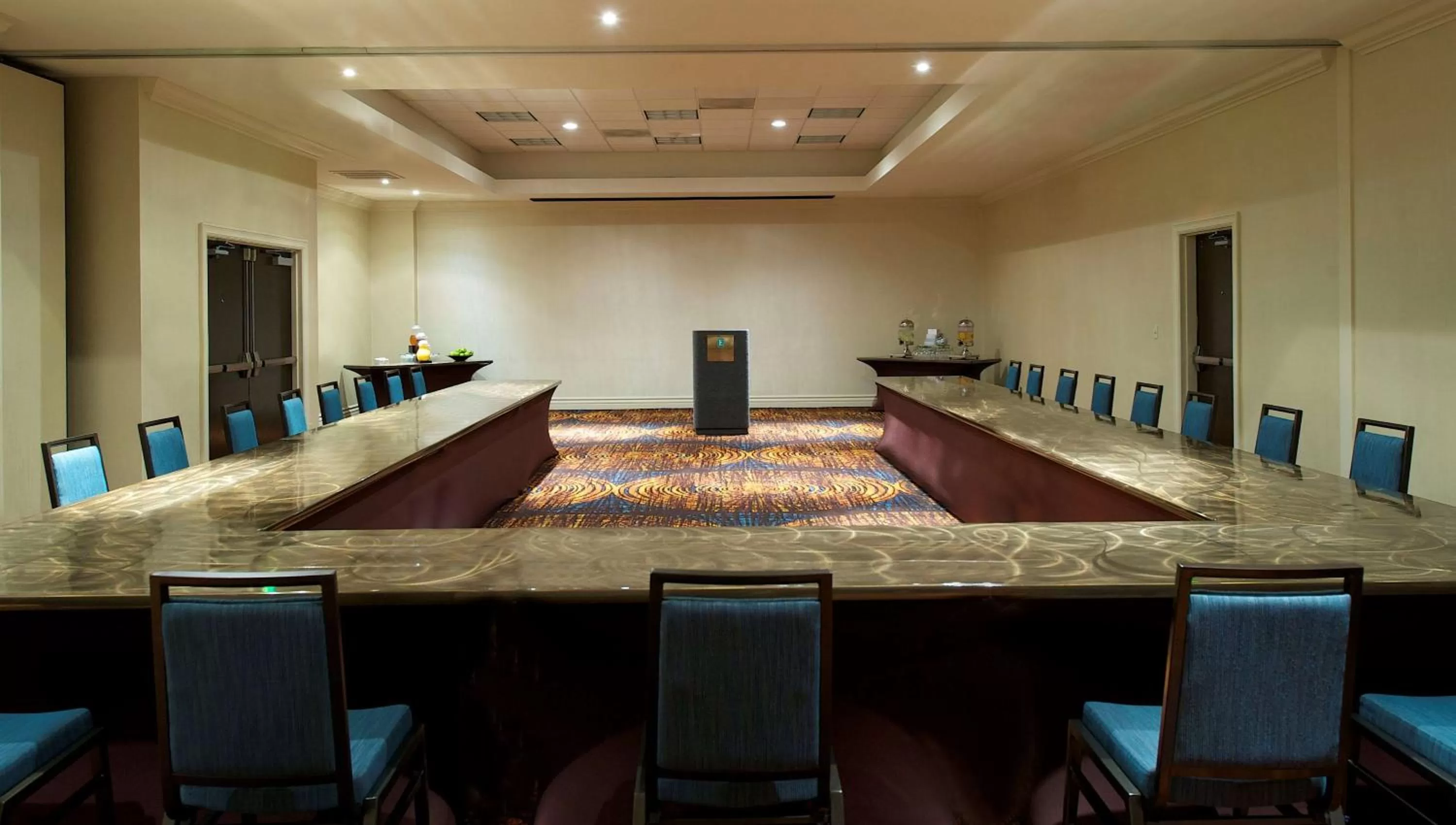 Meeting/conference room in Embassy Suites by Hilton Walnut Creek