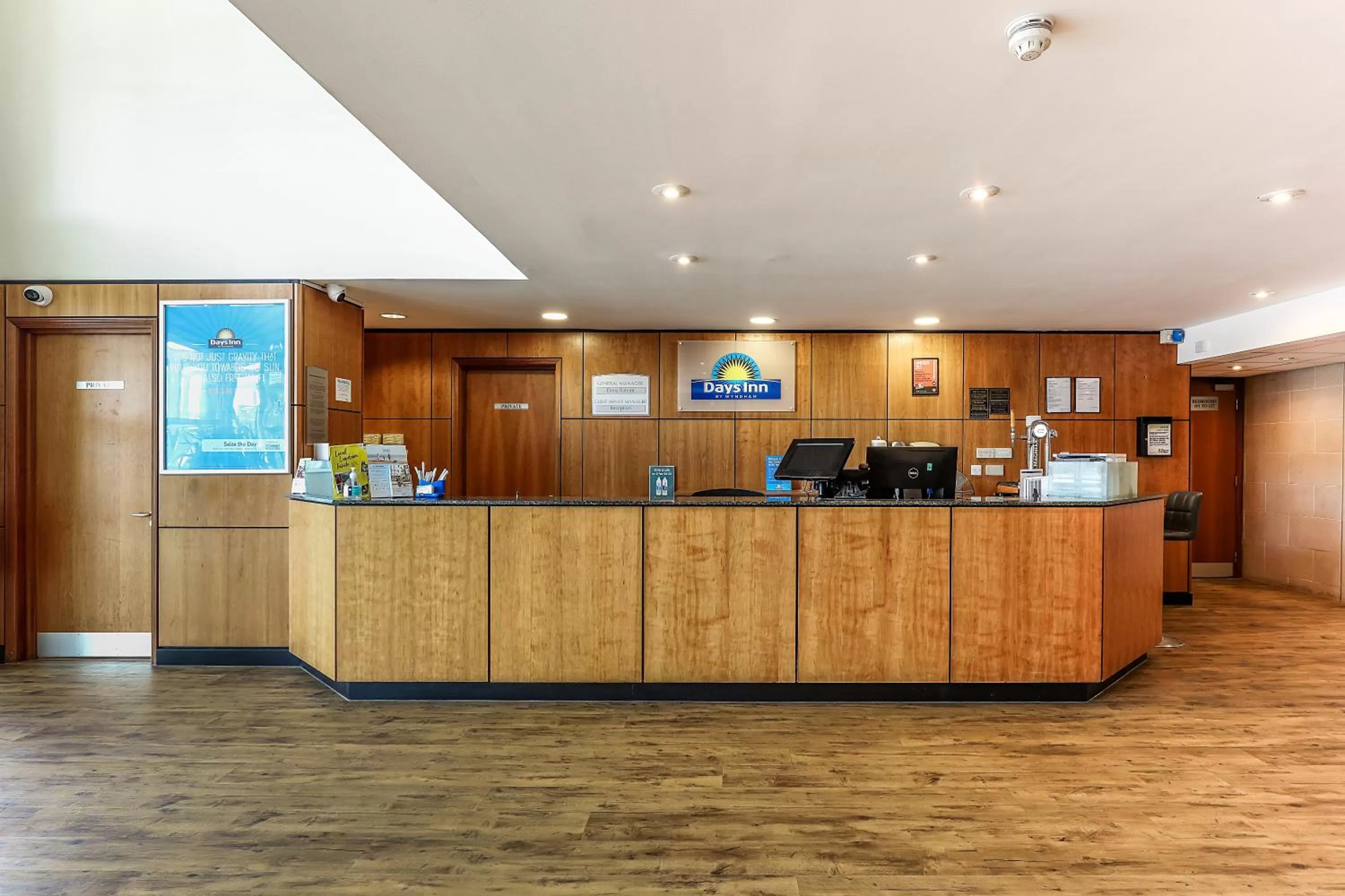 Lobby or reception in Days Inn Peterborough