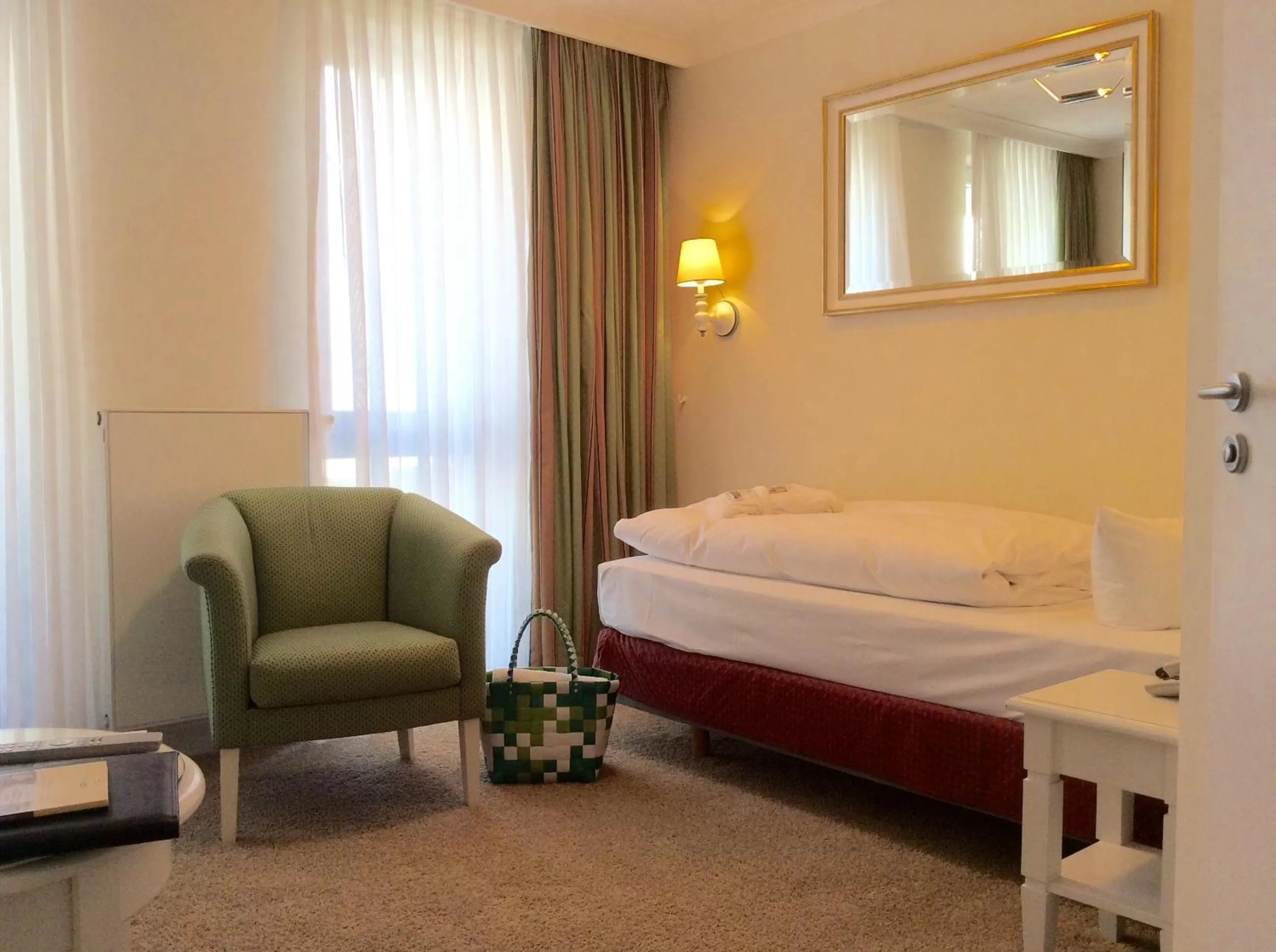 Single Room in Strandhotel Heringsdorf mit Soleaußenpool 30 Grad