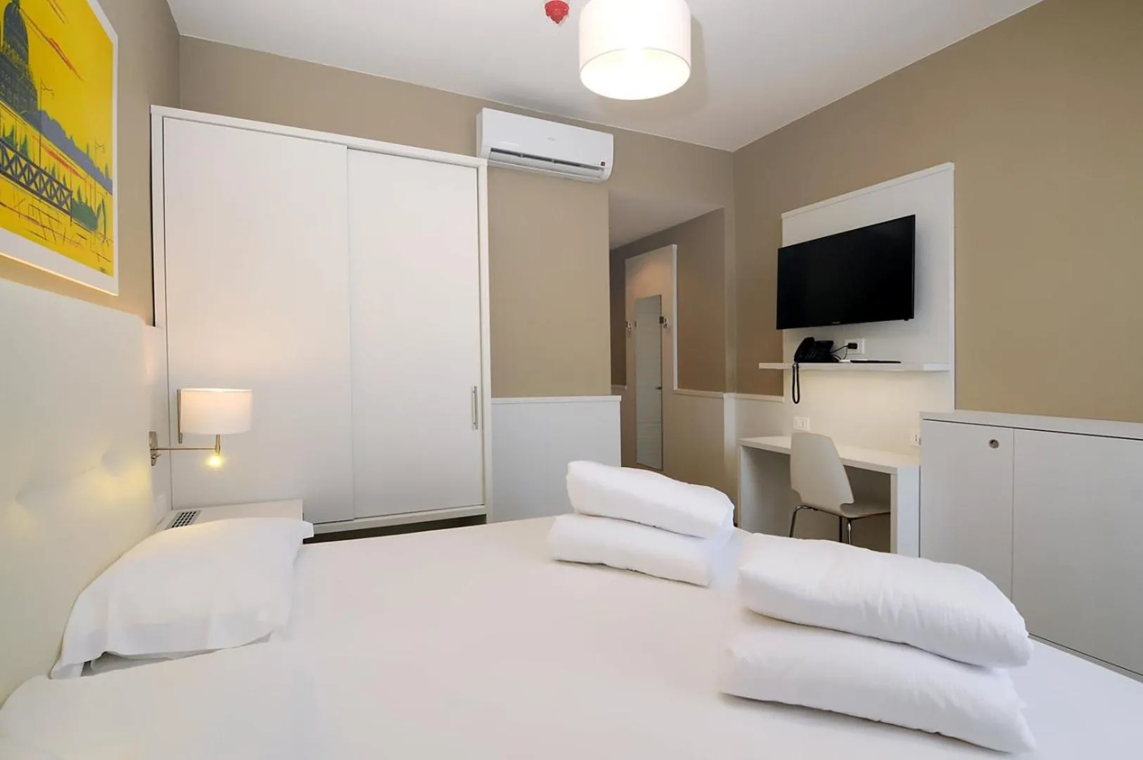 Bed in Marina Palace Hotel 4 stelle S