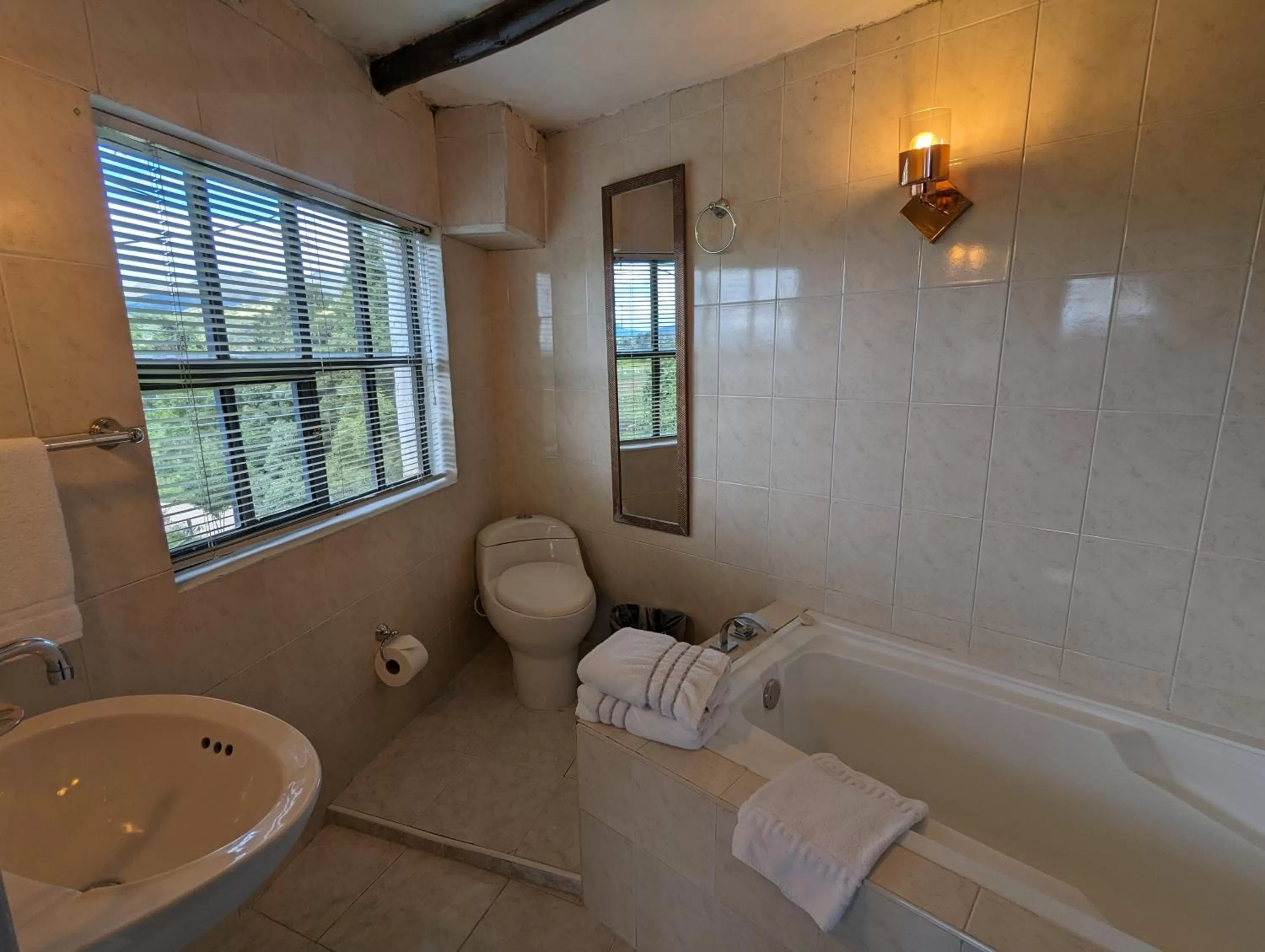 Bath in Posada Cafe La Huerta