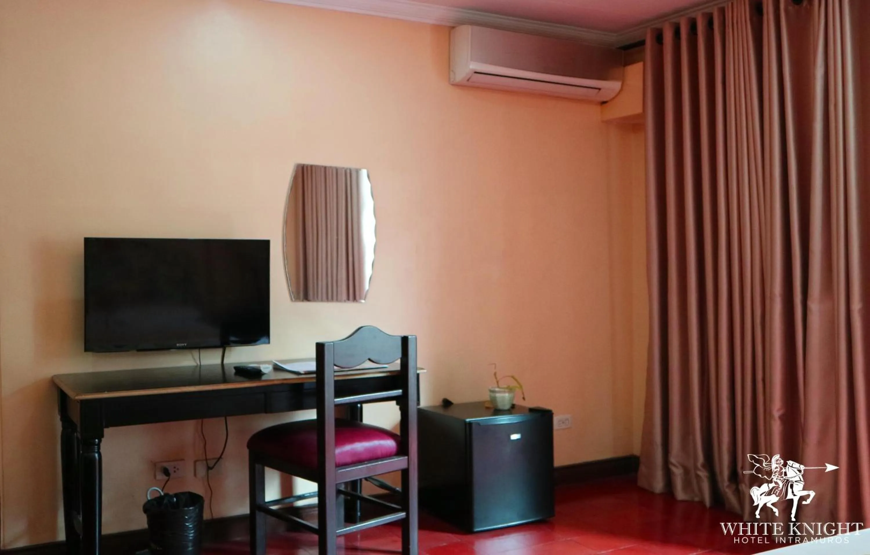 TV and multimedia in White Knight Hotel Intramuros