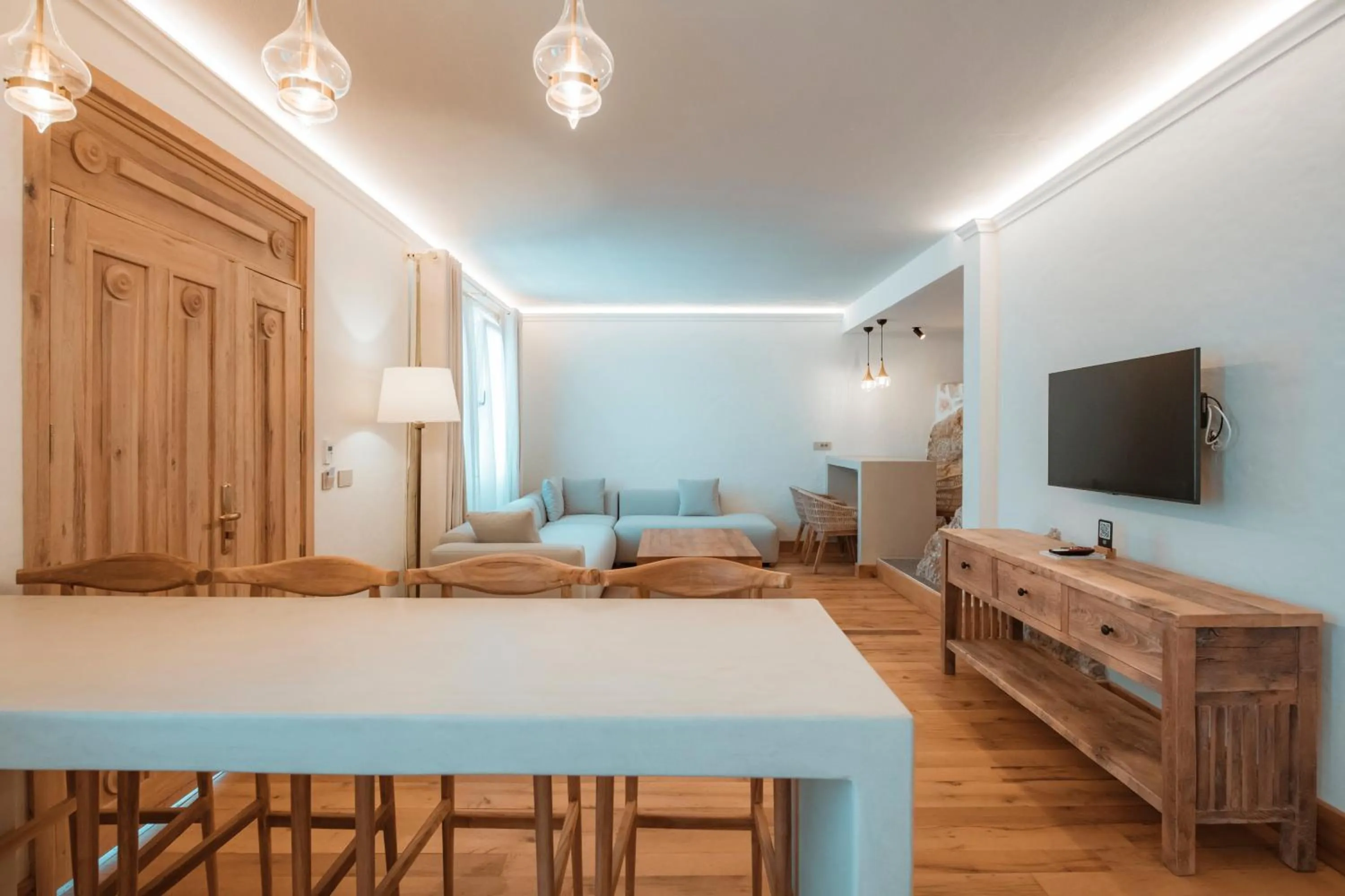 Communal lounge/ TV room, Bed in Hotel Unique-Boutique Class - Adults Only