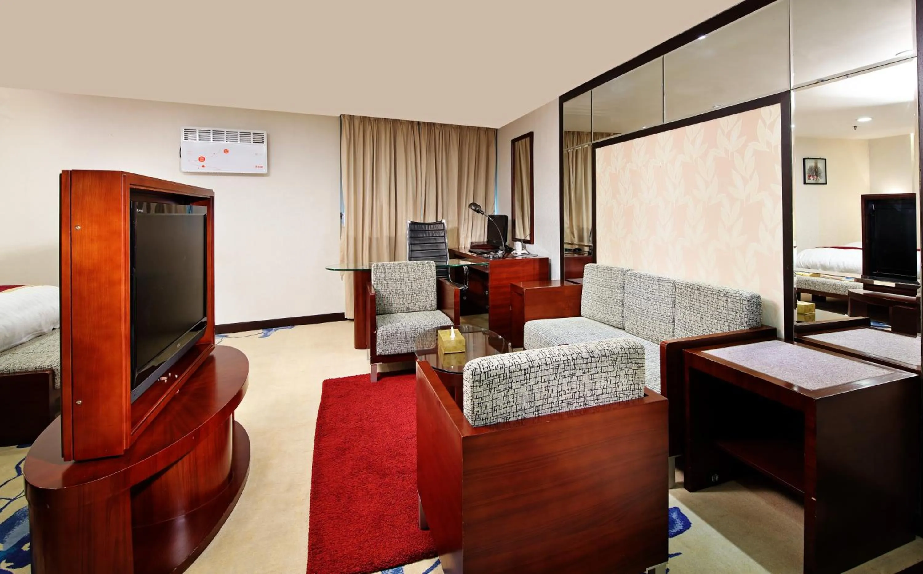 TV and multimedia in New World Hotel