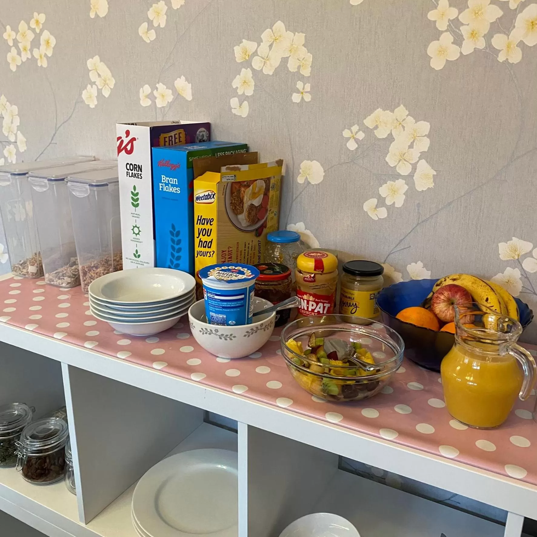 Food and drinks in Agapanthus Bed & Breakfast - Fraddam