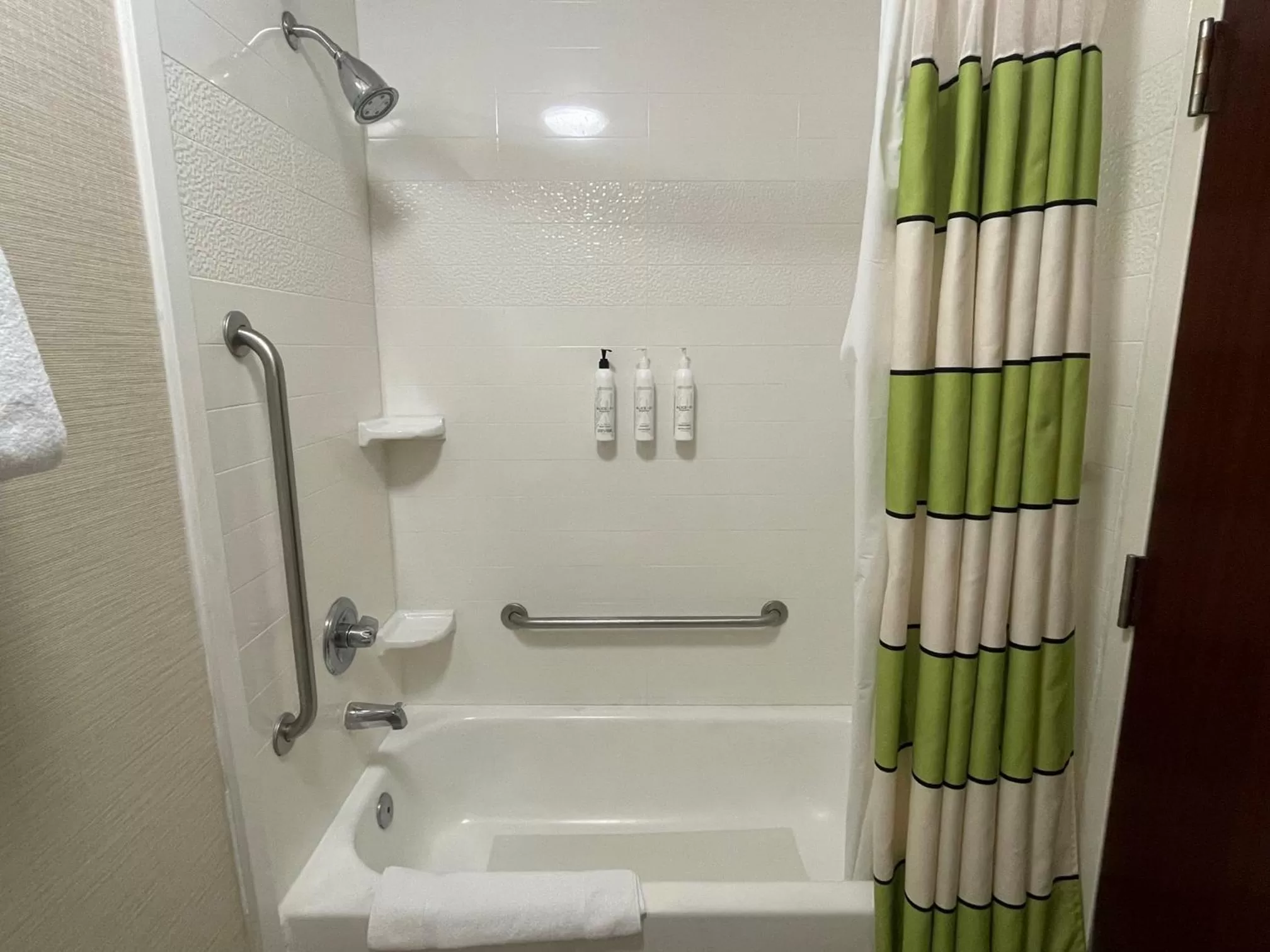 Bath in Fairfield Inn and Suites by Marriott Potomac Mills Woodbridge
