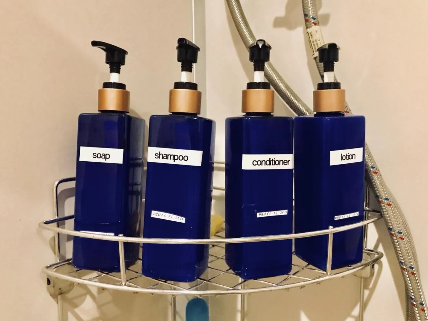 Bathroom in Kinnon Deluxe Hostel Coworking Cafe