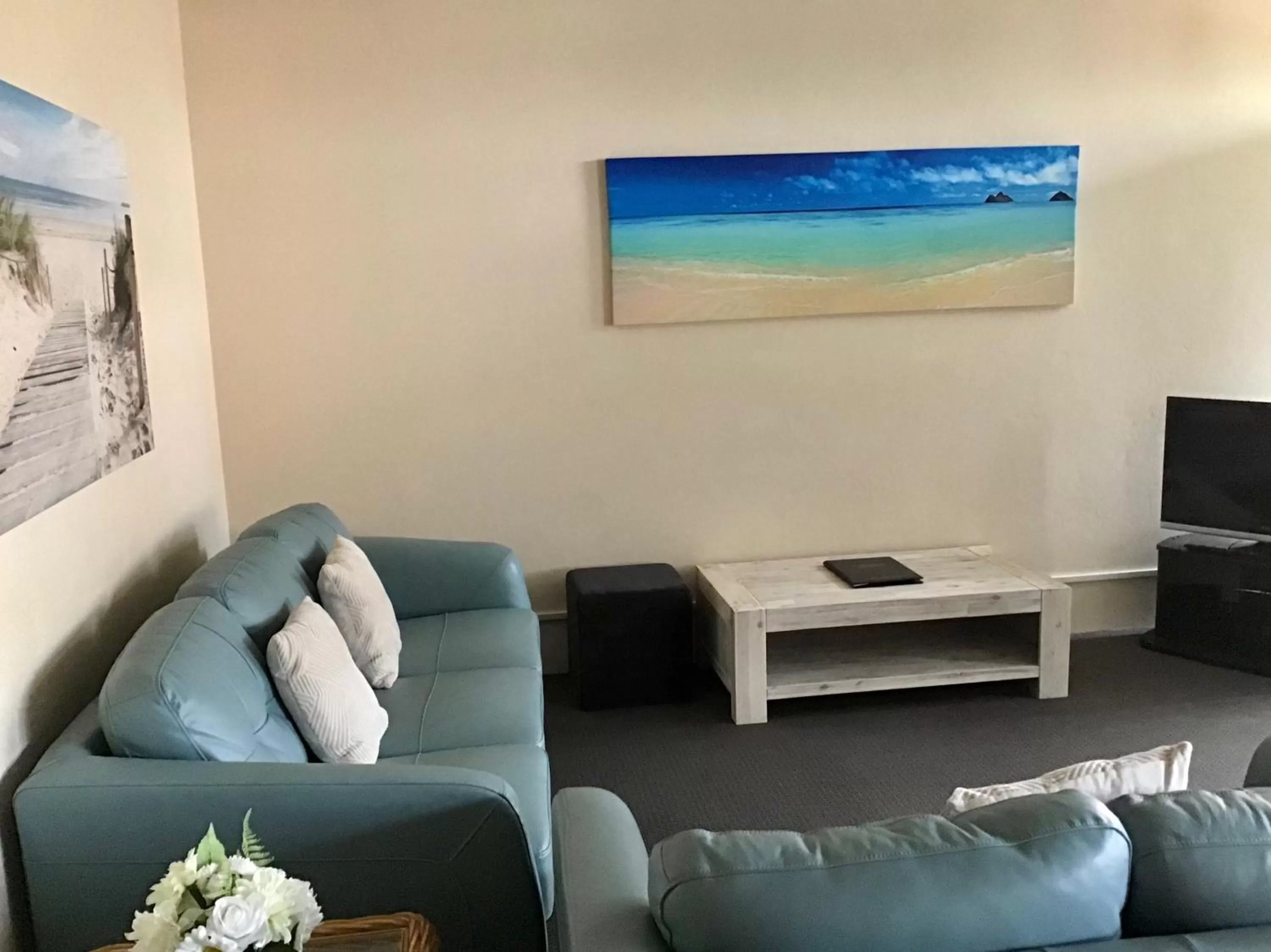 TV and multimedia in Sandcastles Holiday Apartments