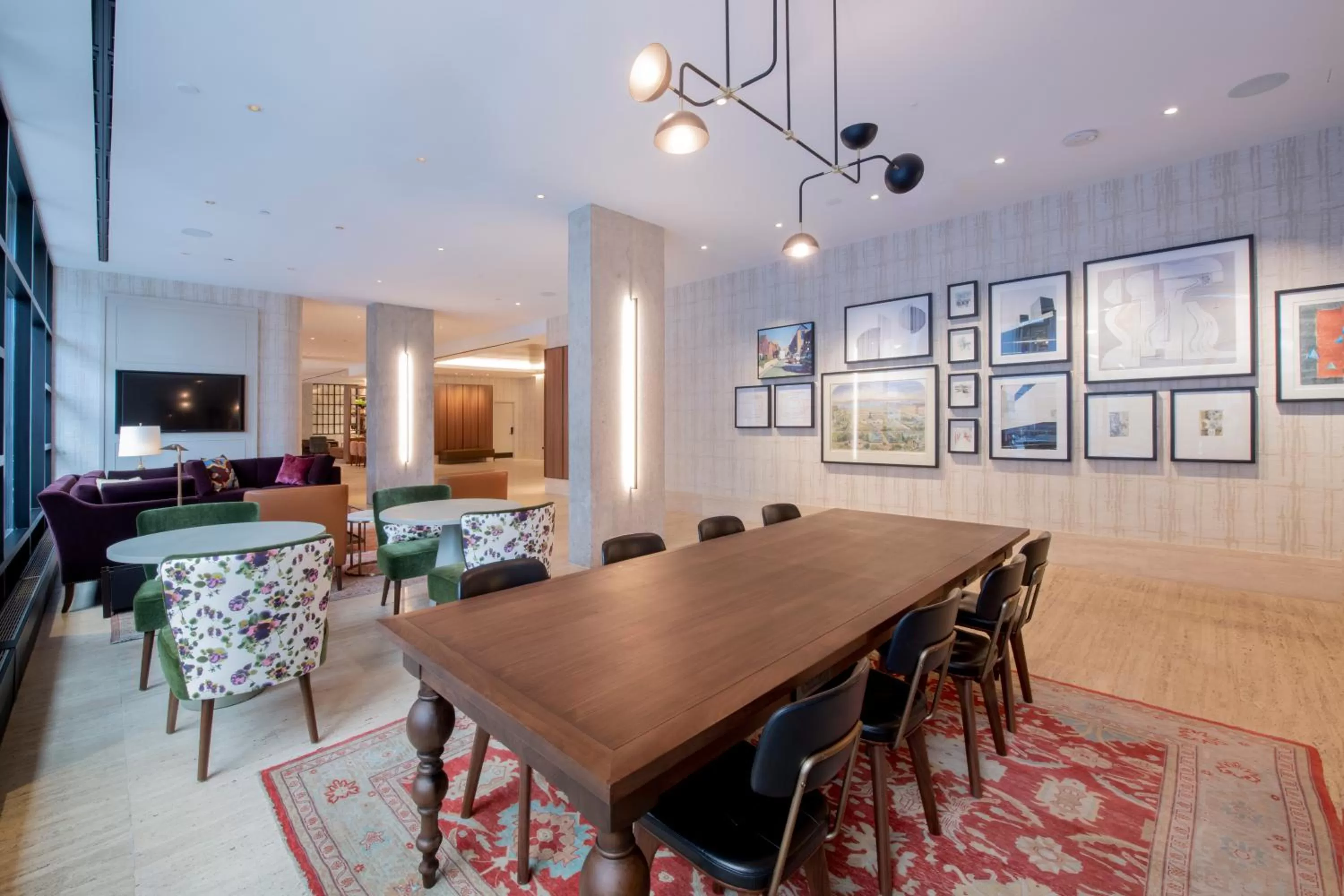 Communal lounge/ TV room in The Colonnade Hotel