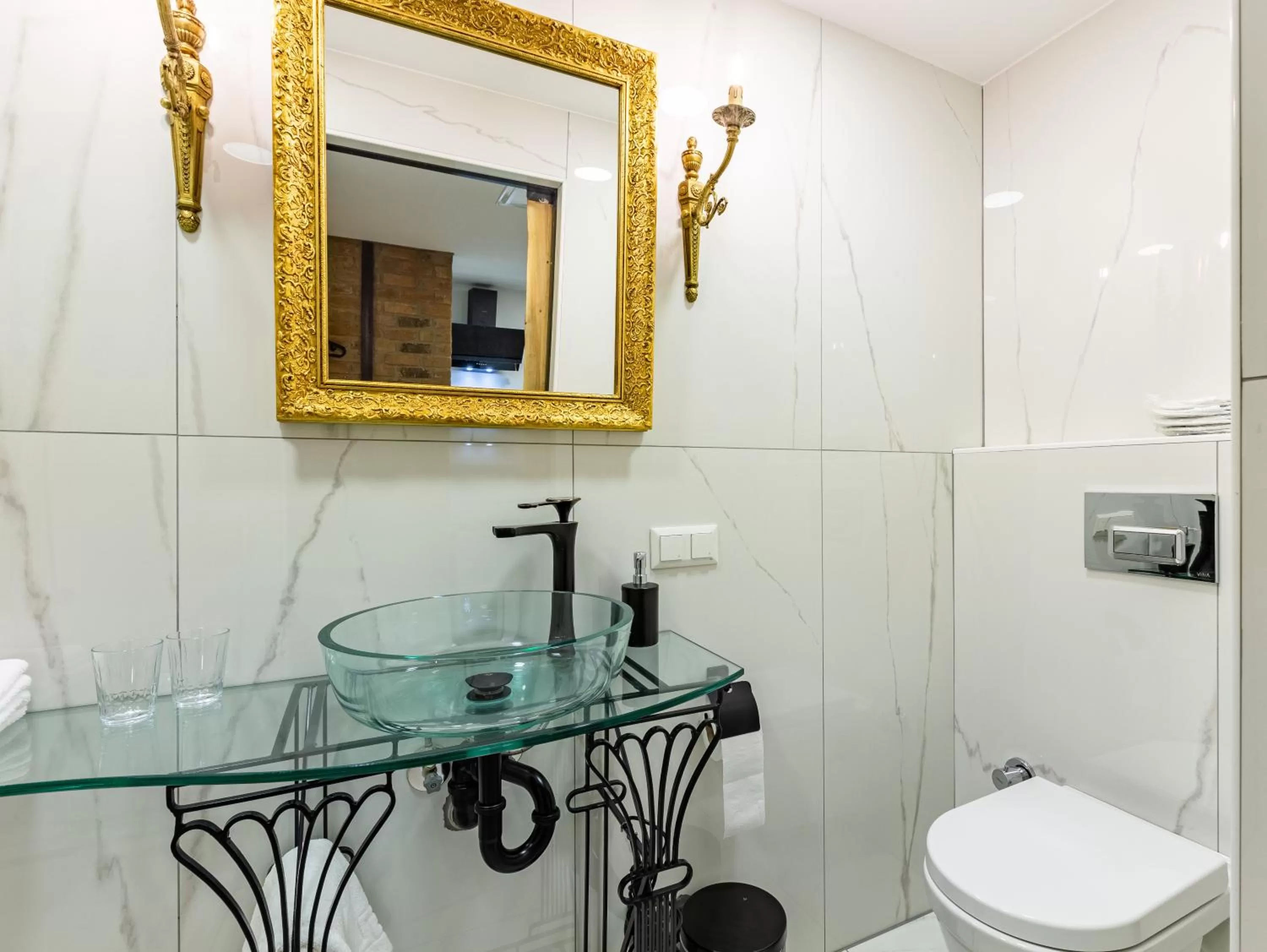 Toilet in Villa Pera Suite Hotel