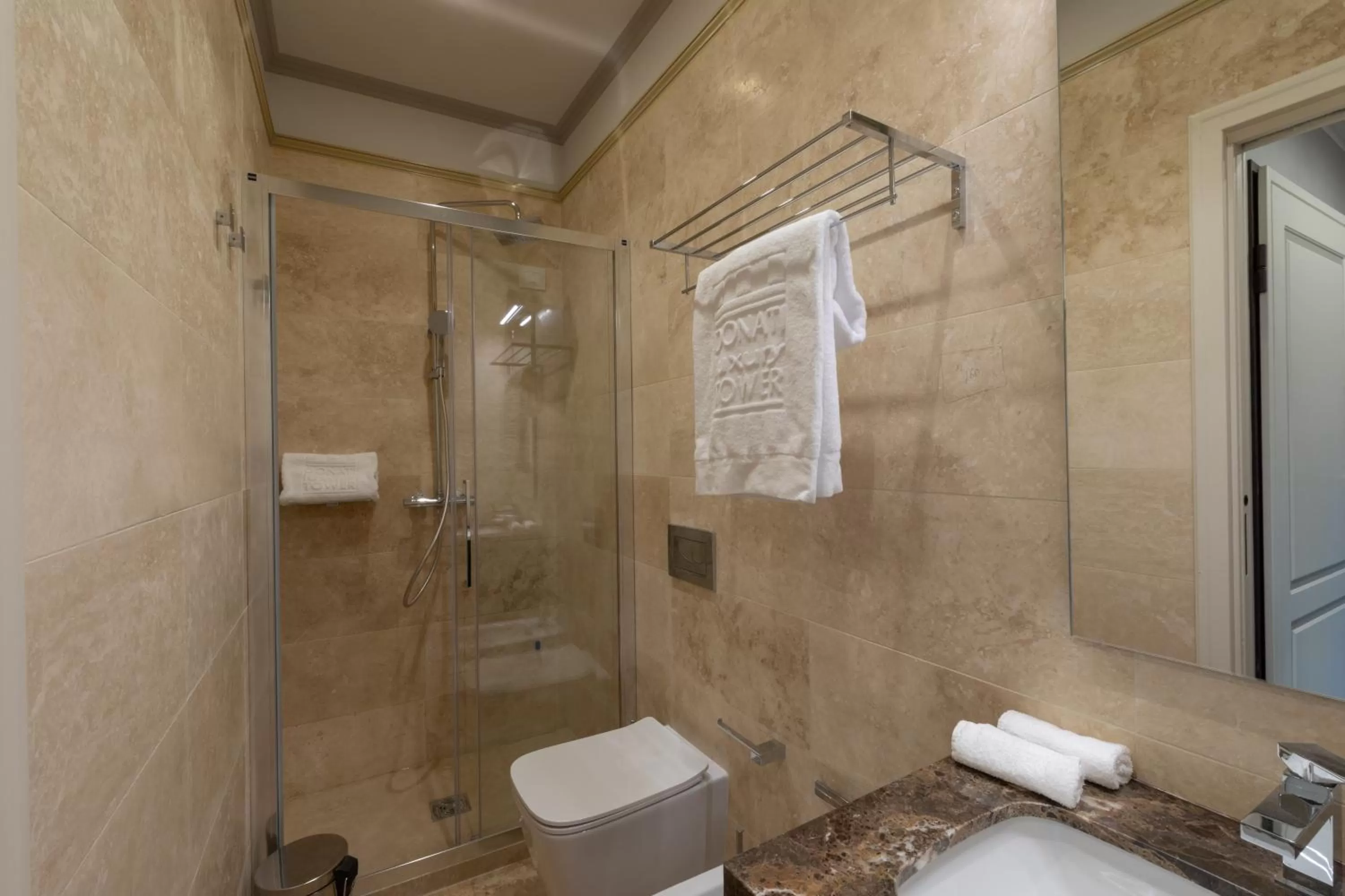 Shower in Donati Luxury Tower Suites