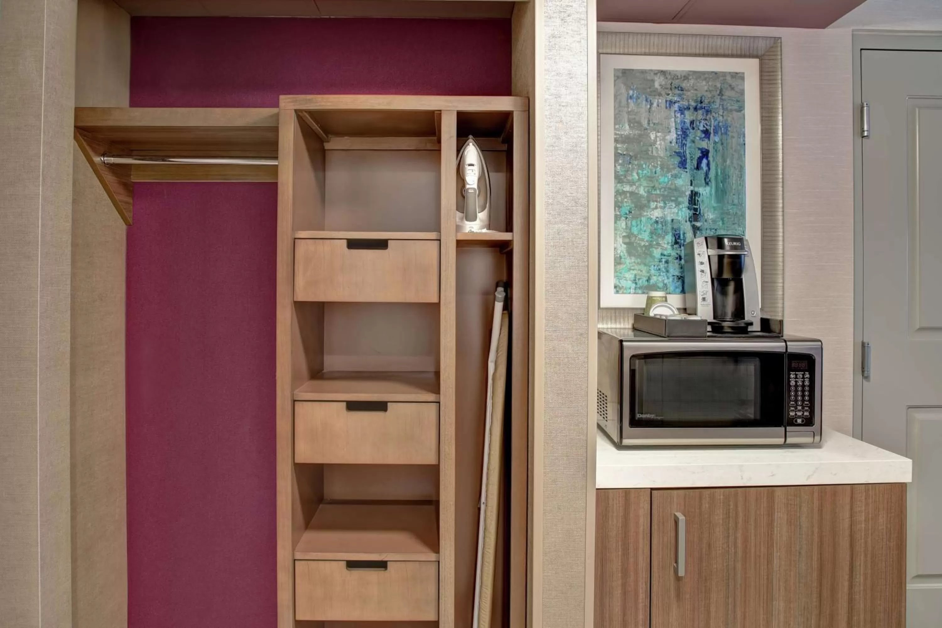 Bedroom in Hilton Garden Inn Kansas City/Kansas