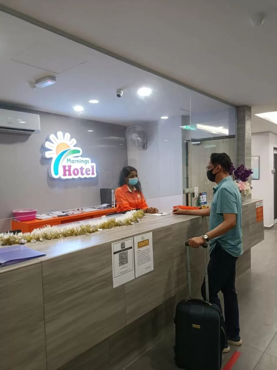 Lobby or reception in MORNINGS HOTEL