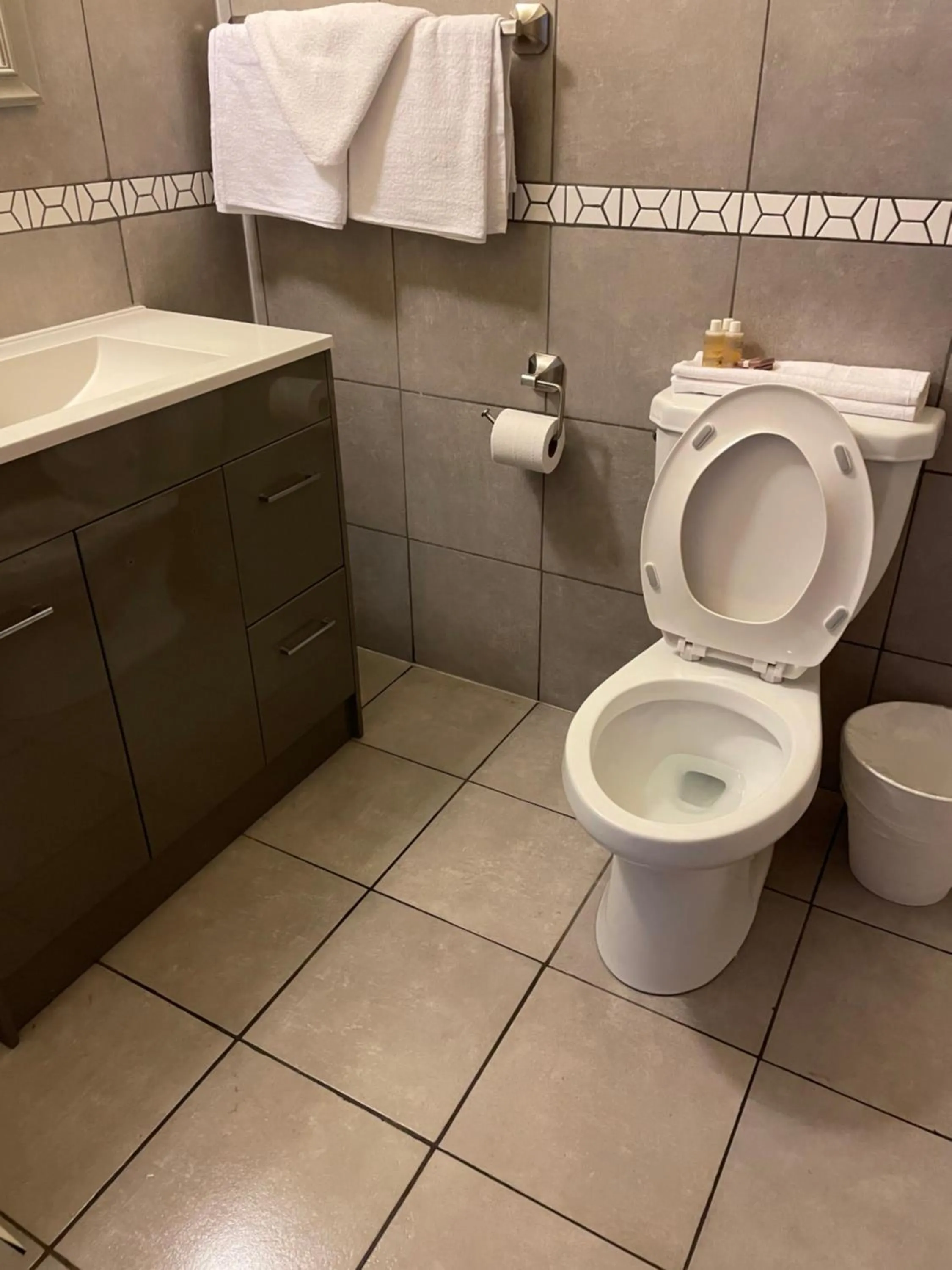 Scottish Inn Near the Falls and Casino