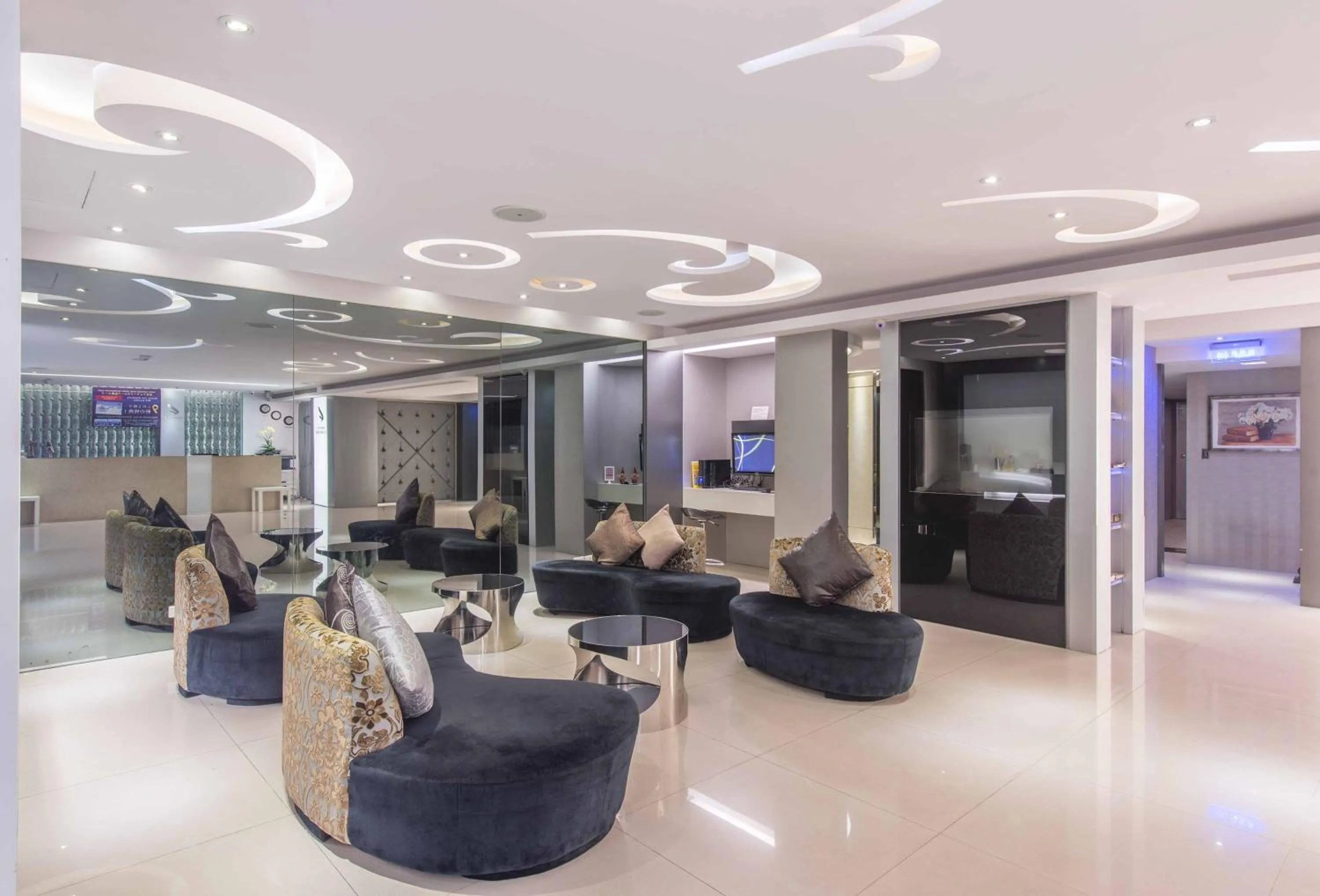 Lobby or reception in Forward Hotel Taipei Nangang