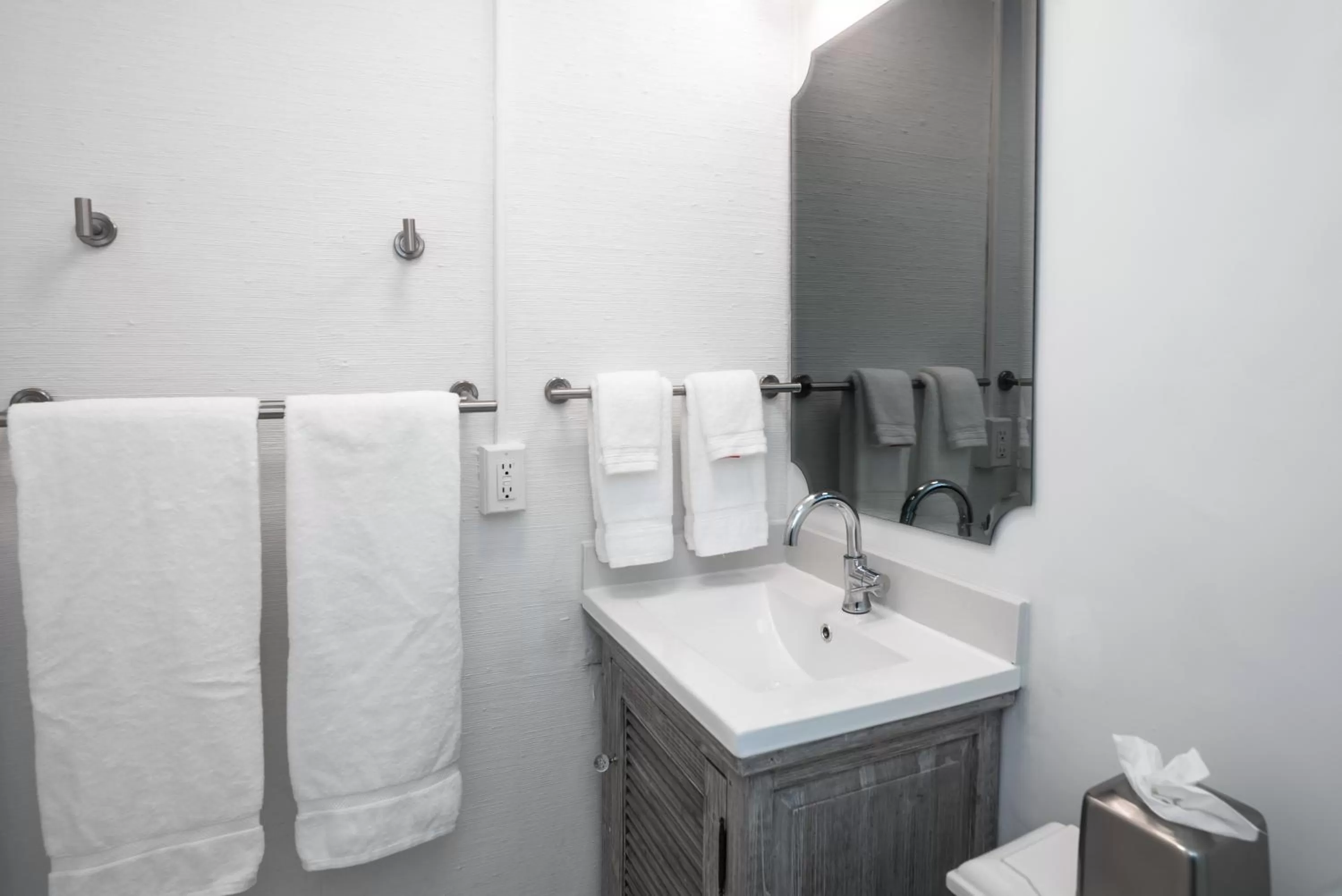 Bathroom in Tropicals of Palm Beach