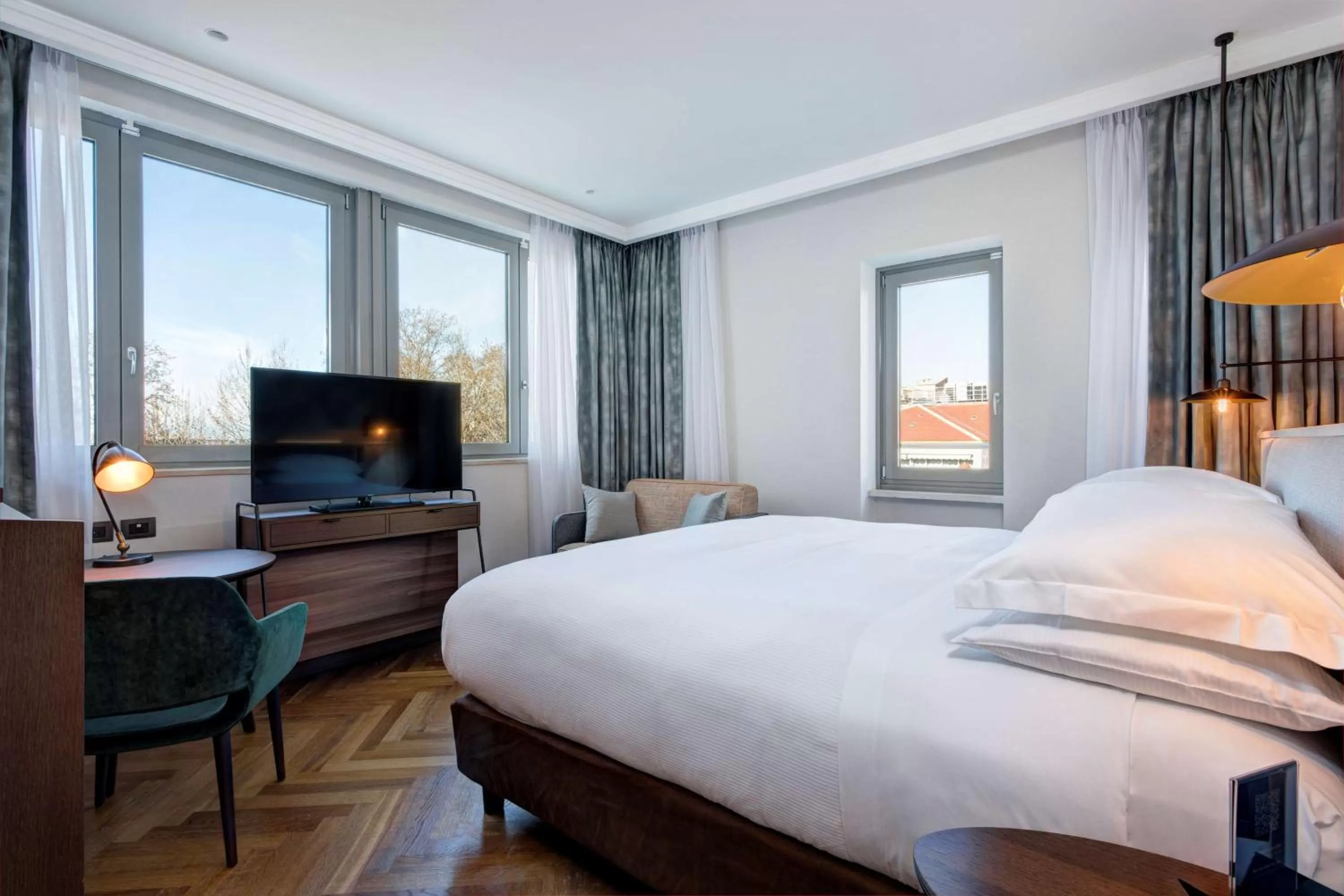 Bedroom, Bed in DoubleTree By Hilton Rome Monti