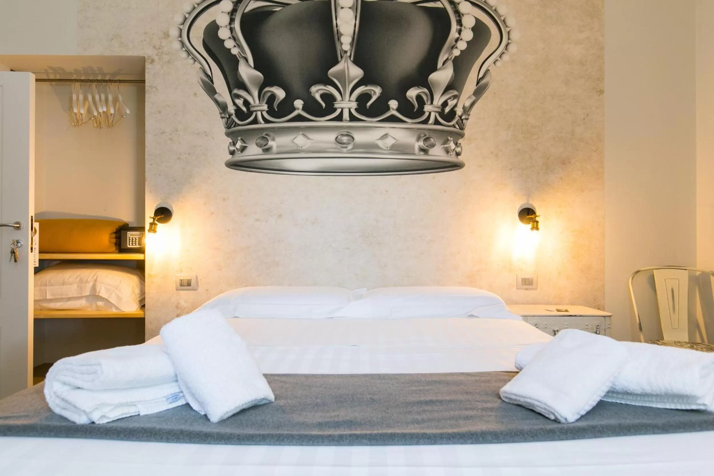 Photo of the whole room, Bed in Spagna Ave