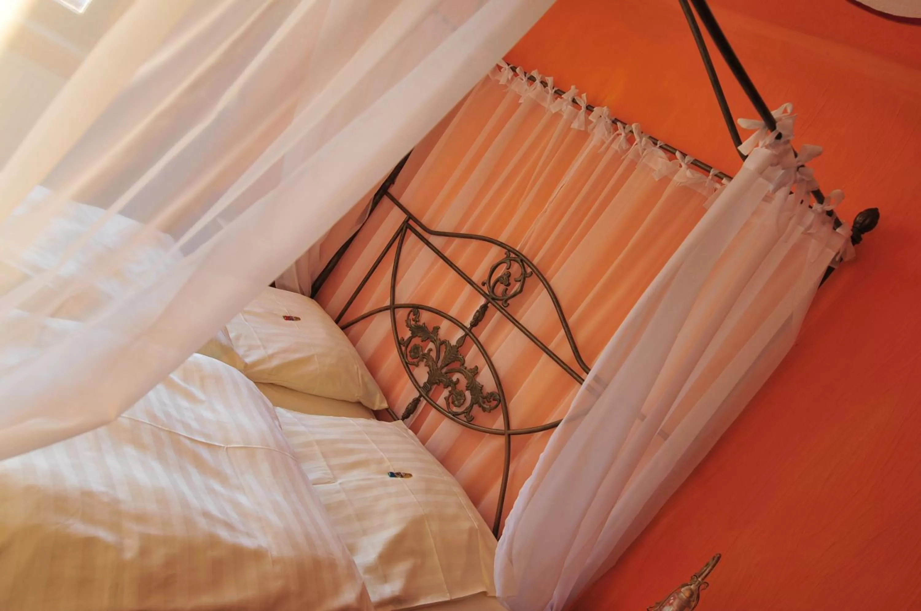 Decorative detail, Bed in Hotel Goldflair am Rathaus