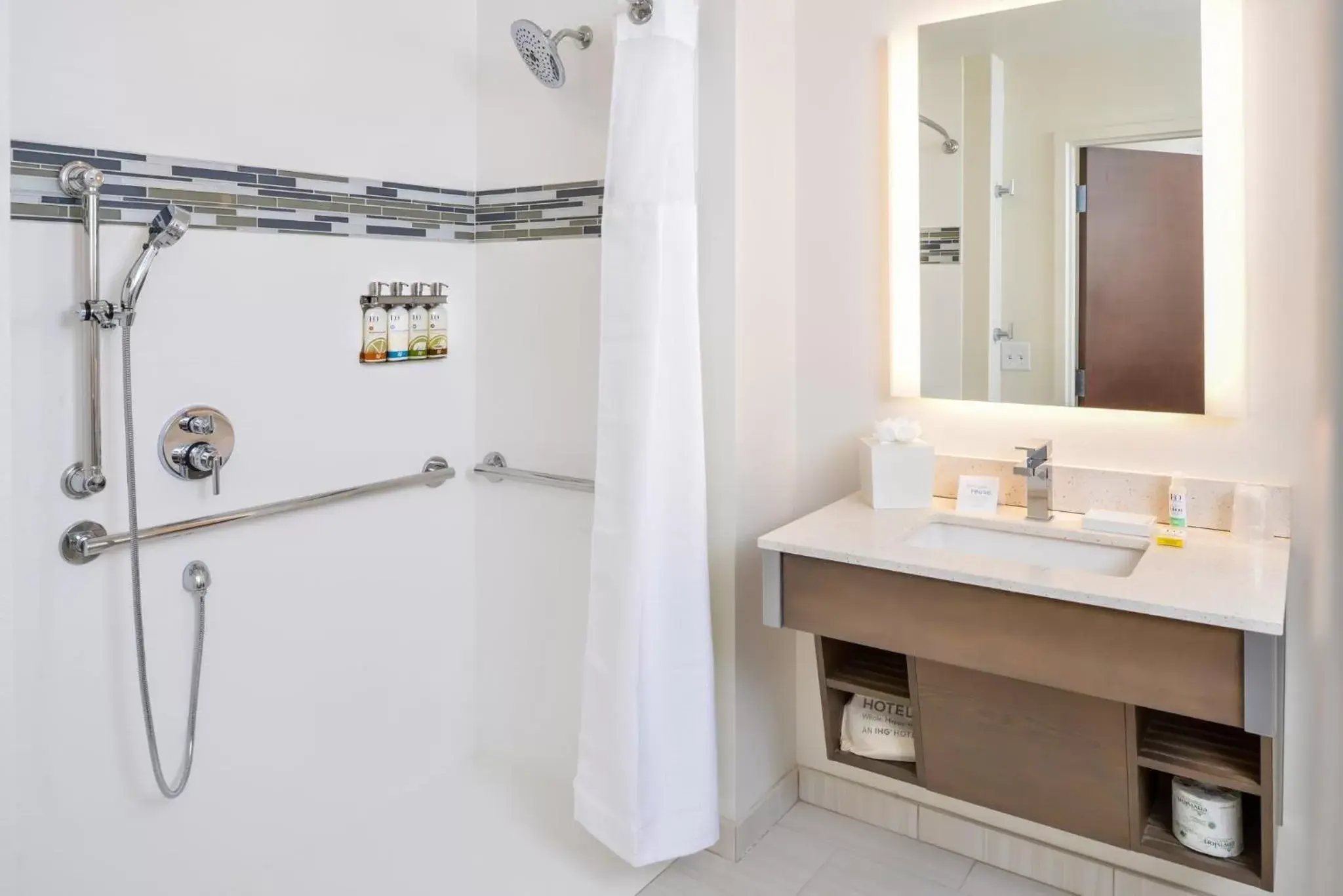 Suite - Mobility Access Roll in Shower/Non-Smoking in EVEN Hotel Eugene, an IHG Hotel Suite - Mobility Access Roll in Shower/Non-Smoking in EVEN Hotel Eugene, an IHG Hotel
