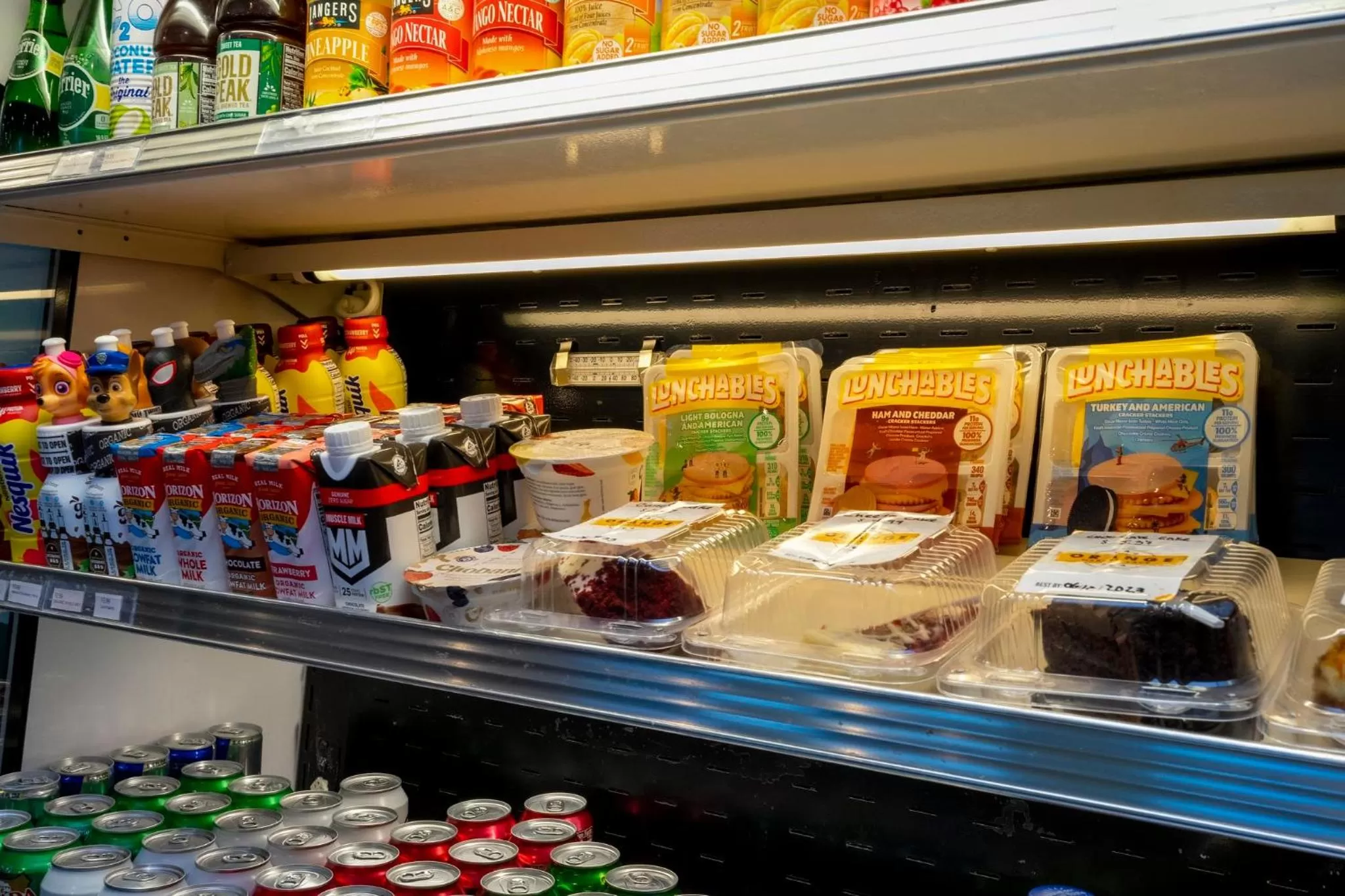 Coffee/tea facilities in SPOT X Hotel Orlando Intl Dr by The Red Collection