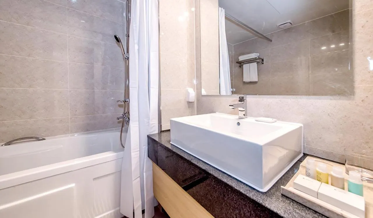 Bathroom in Hotel Shalom Jeju