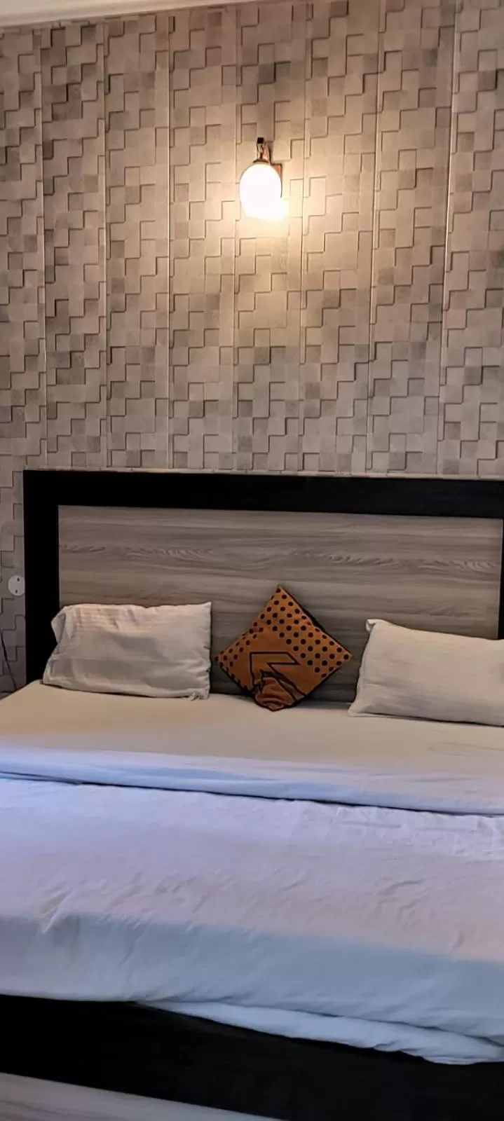 Bed in Hotel Taj Stay Agra