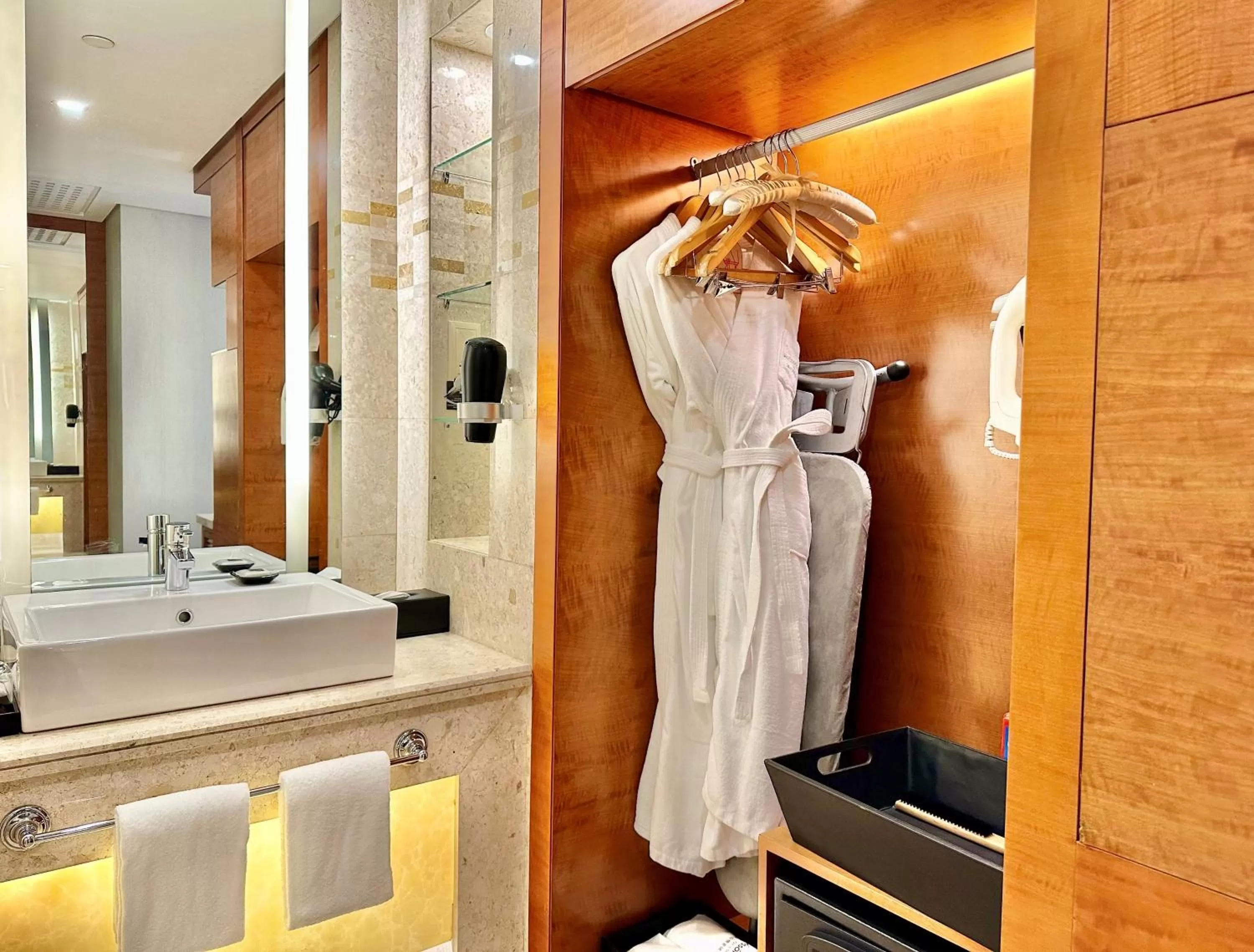 wardrobe in Swissotel Foshan, Guangdong