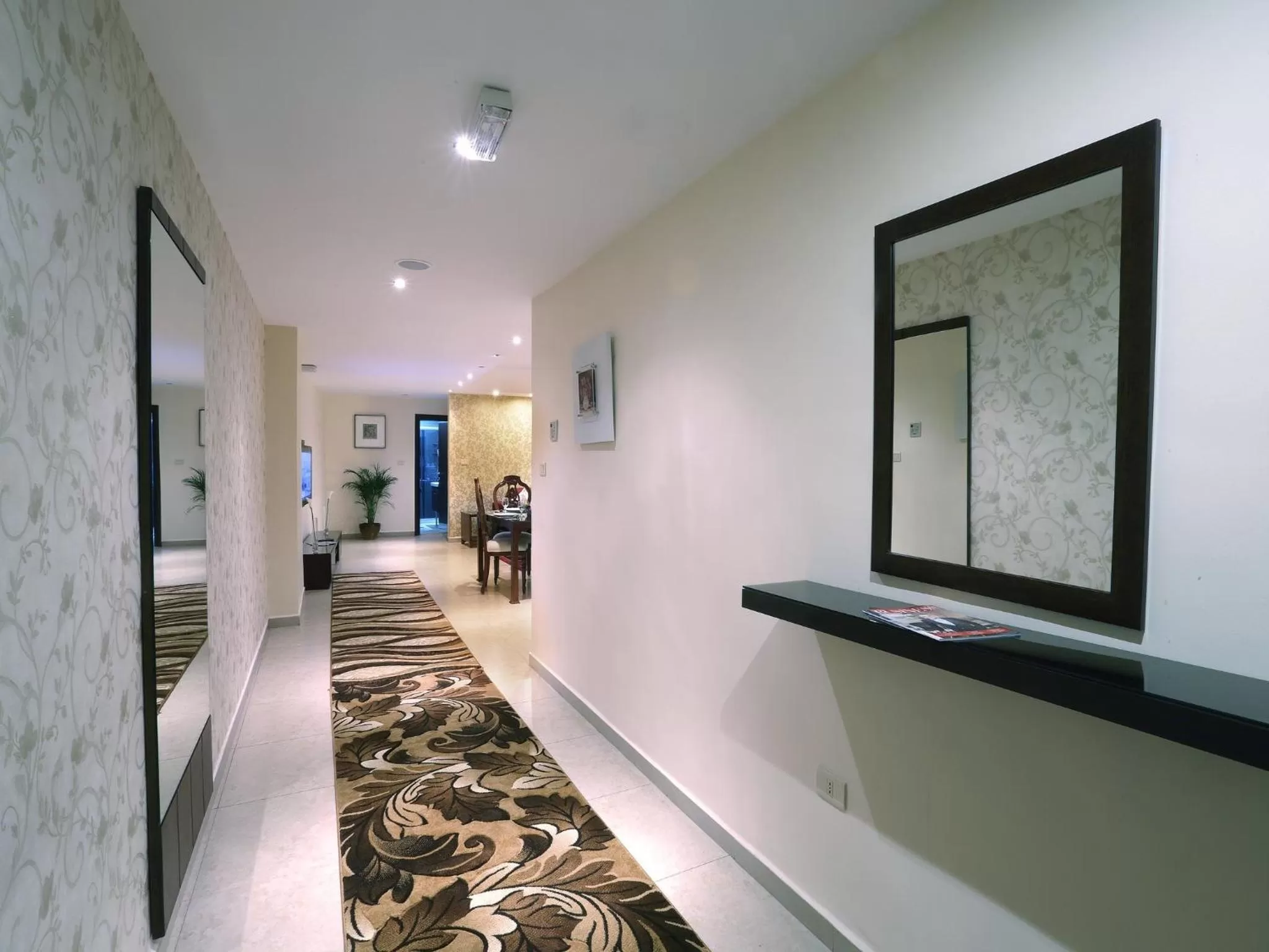 Dining area in City Rose Hotel Suites