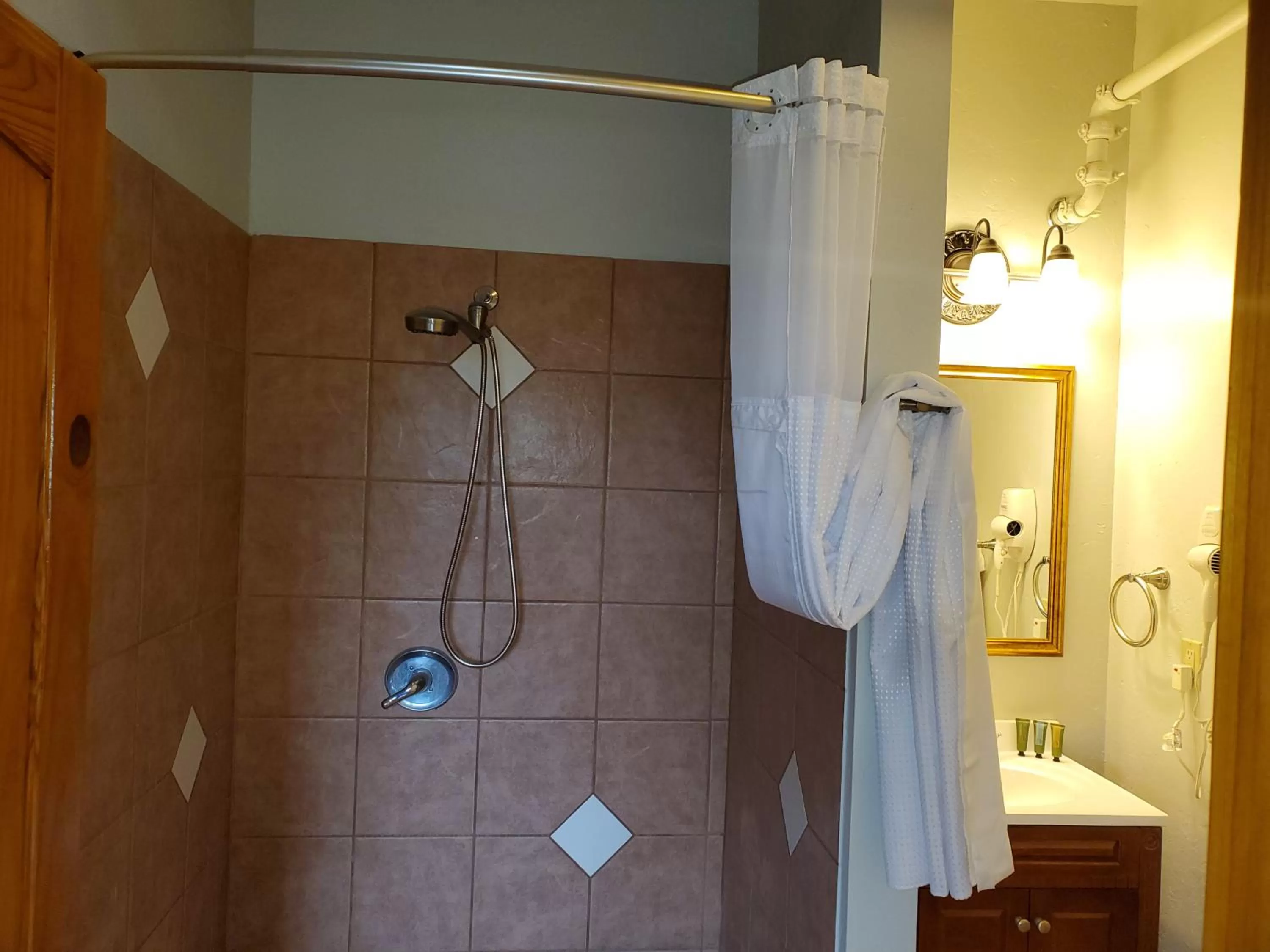 Bathroom in Buffalo Lodge of Bigfork