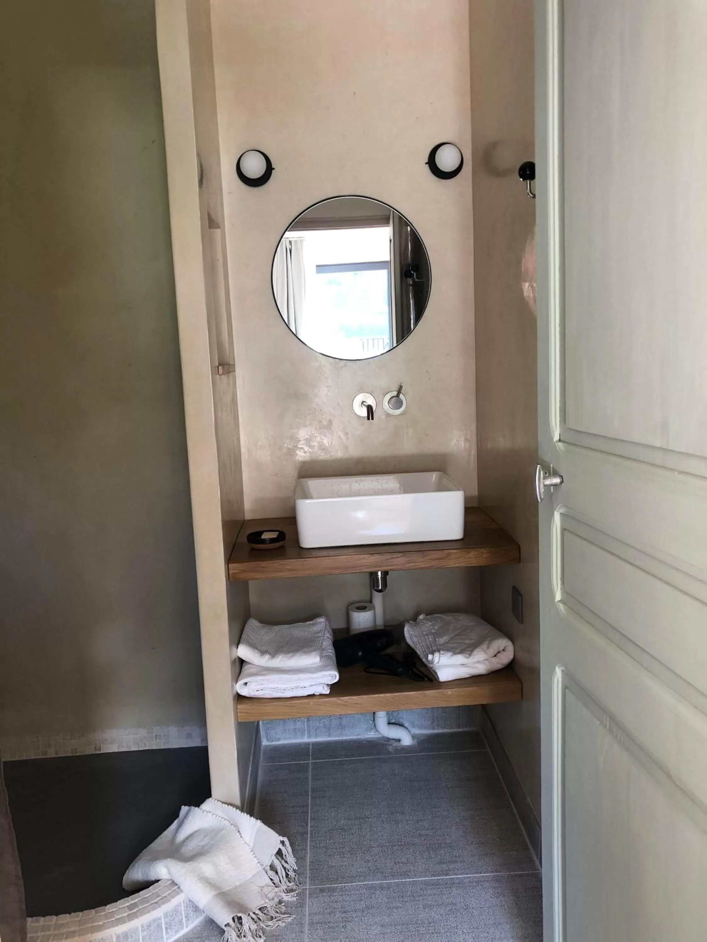 Bathroom in Fleurs de lin