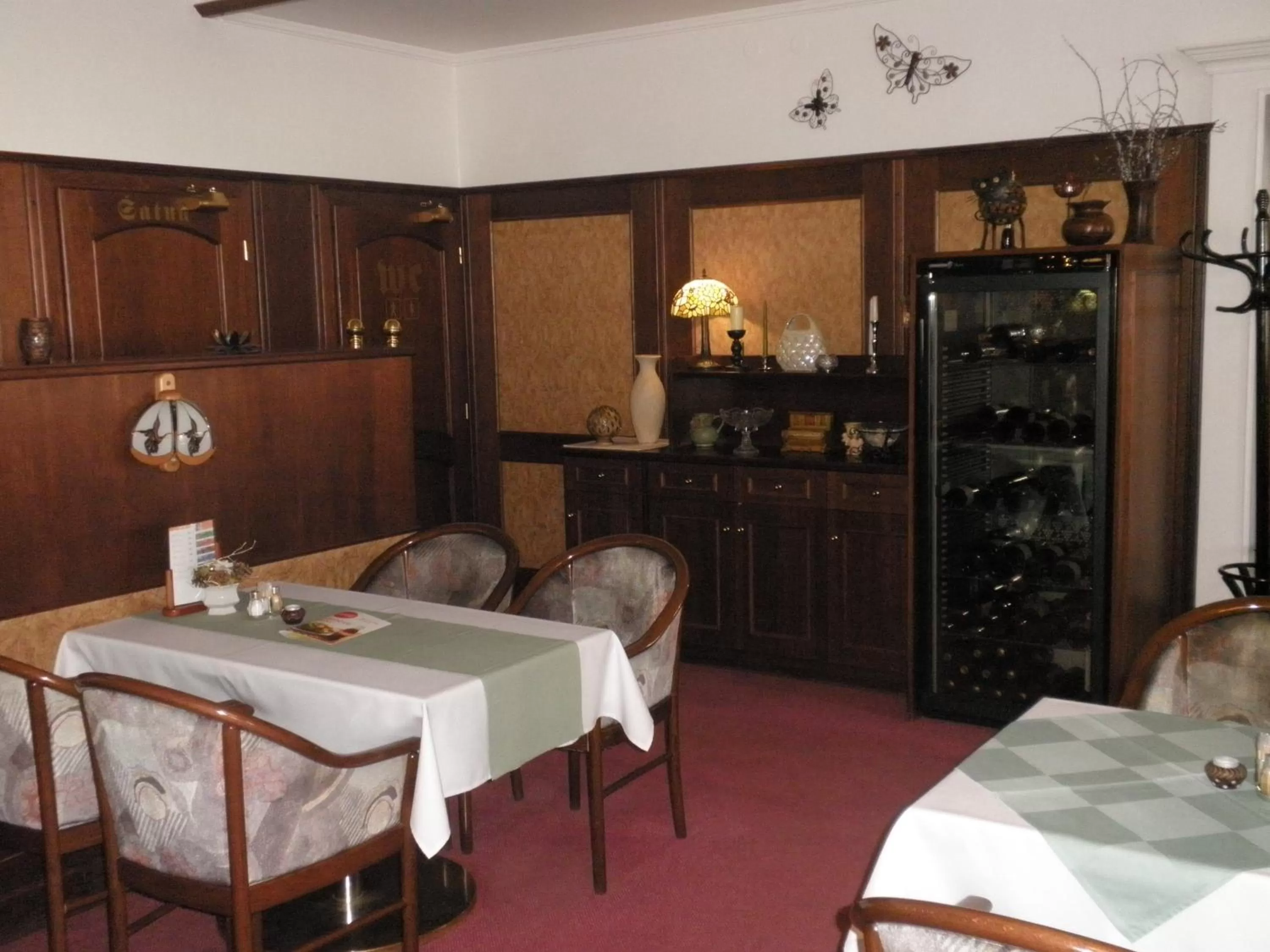 Restaurant/places to eat in Hotel Le Café