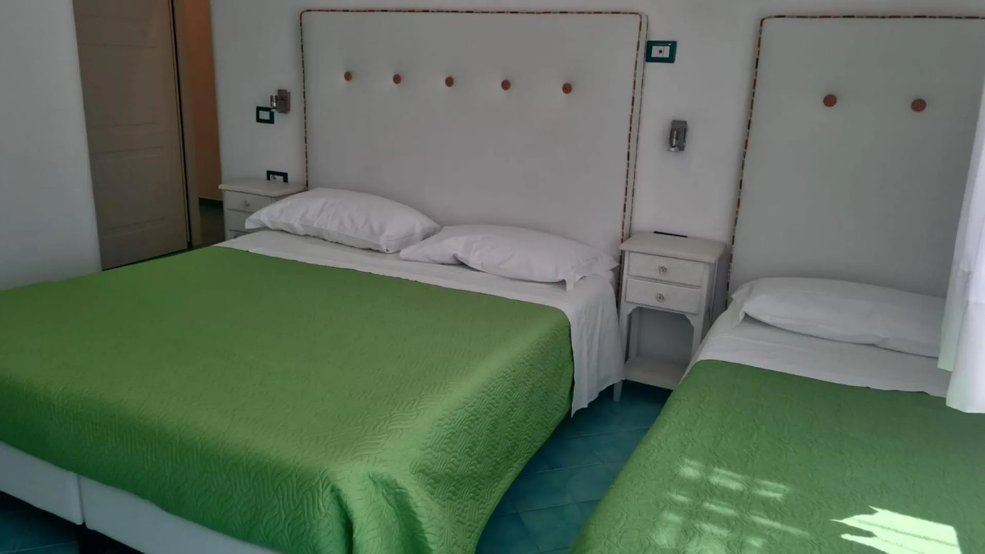 Photo of the whole room, Bed in Albergo S. Andrea