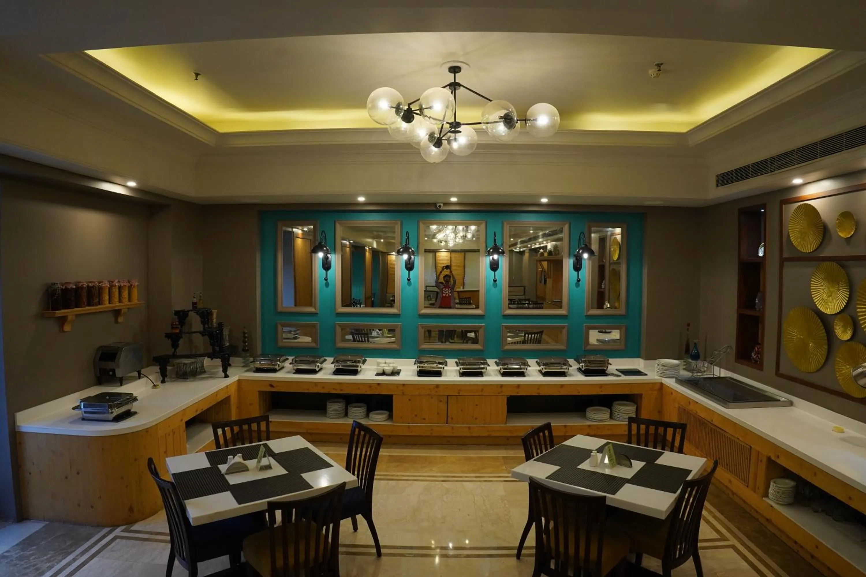 Restaurant/places to eat in Park Plaza Jodhpur