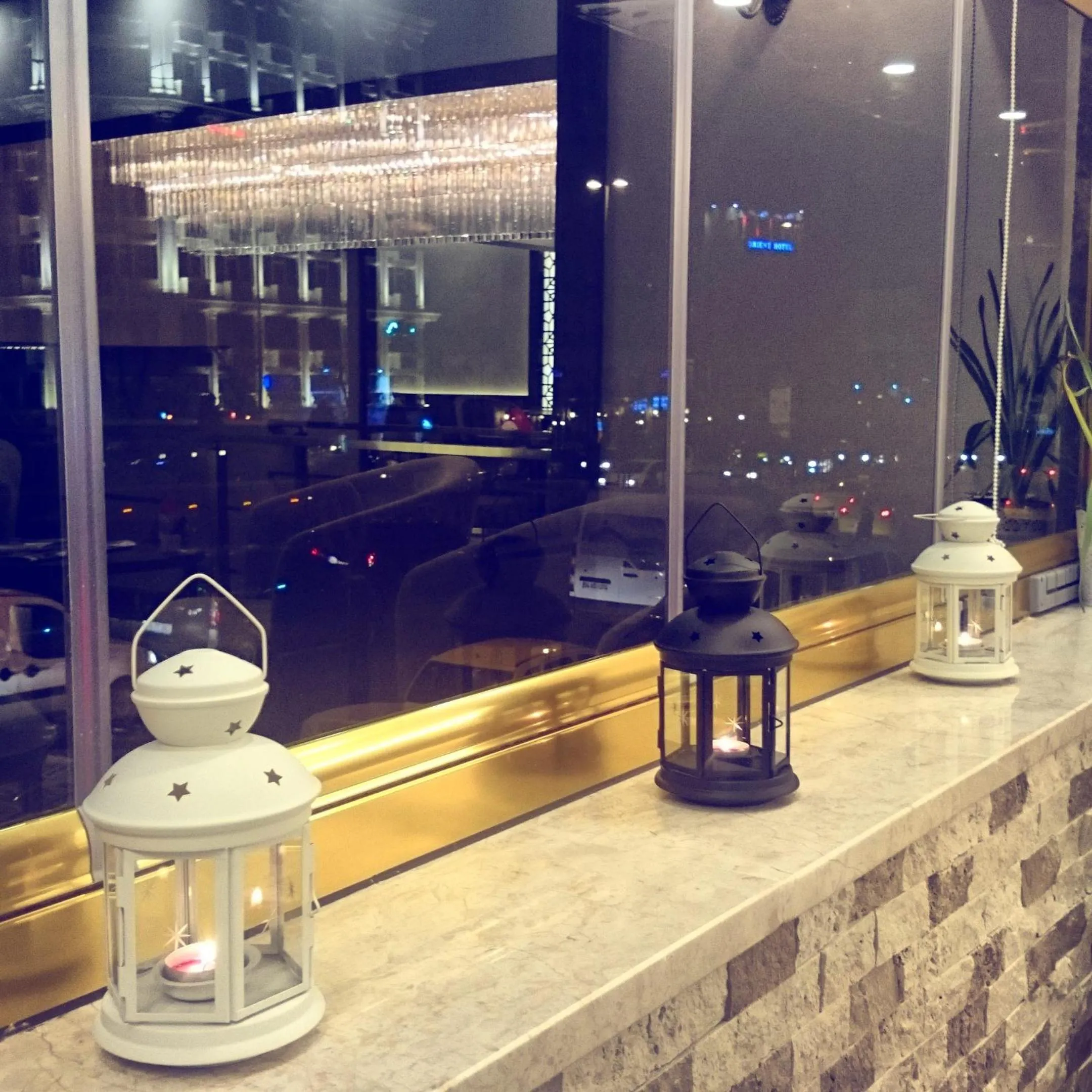 Restaurant/places to eat in Marmara Place Old City Hotel