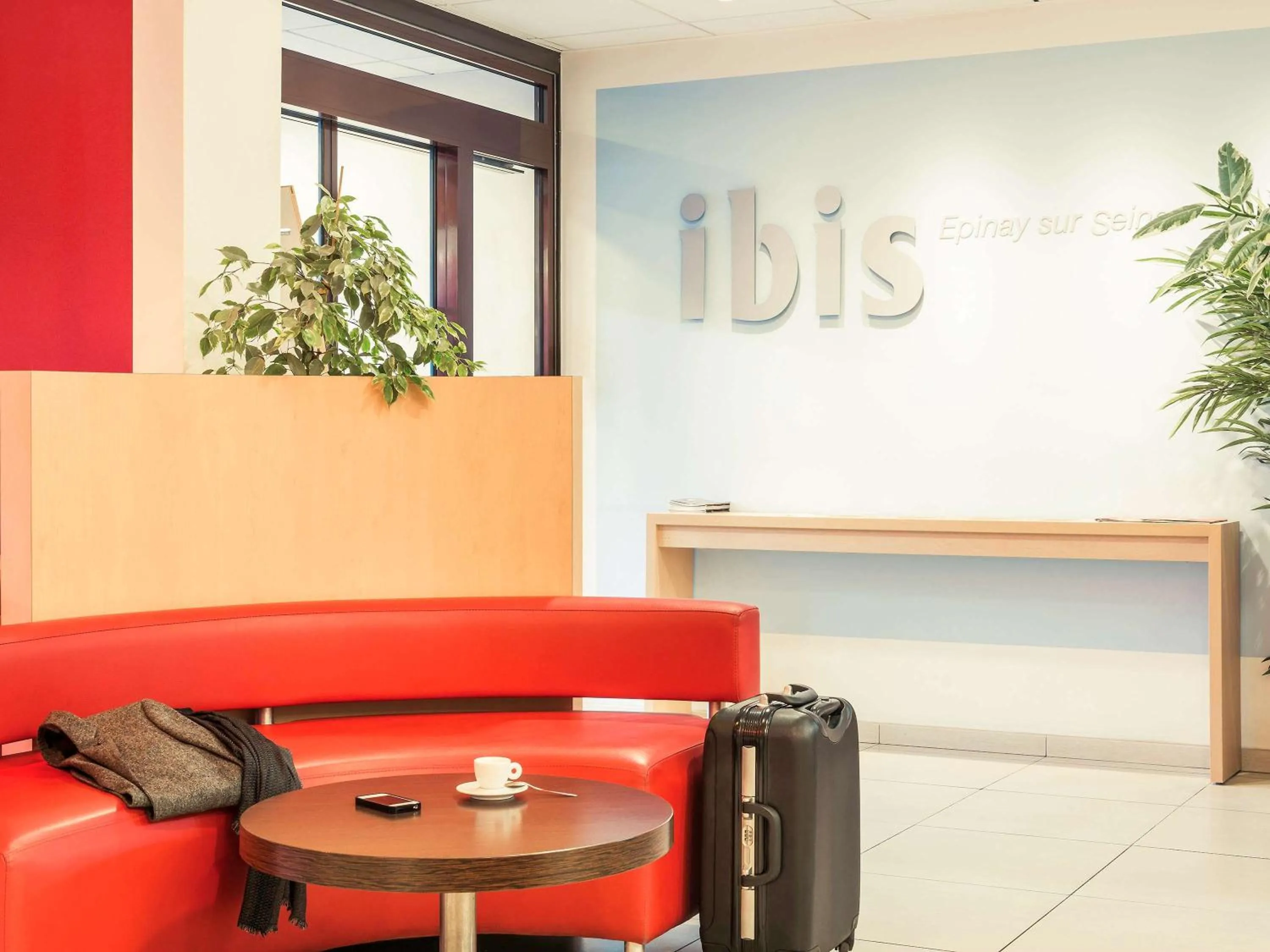 Lounge or bar in ibis Epinay sur Seine - Gennevilliers