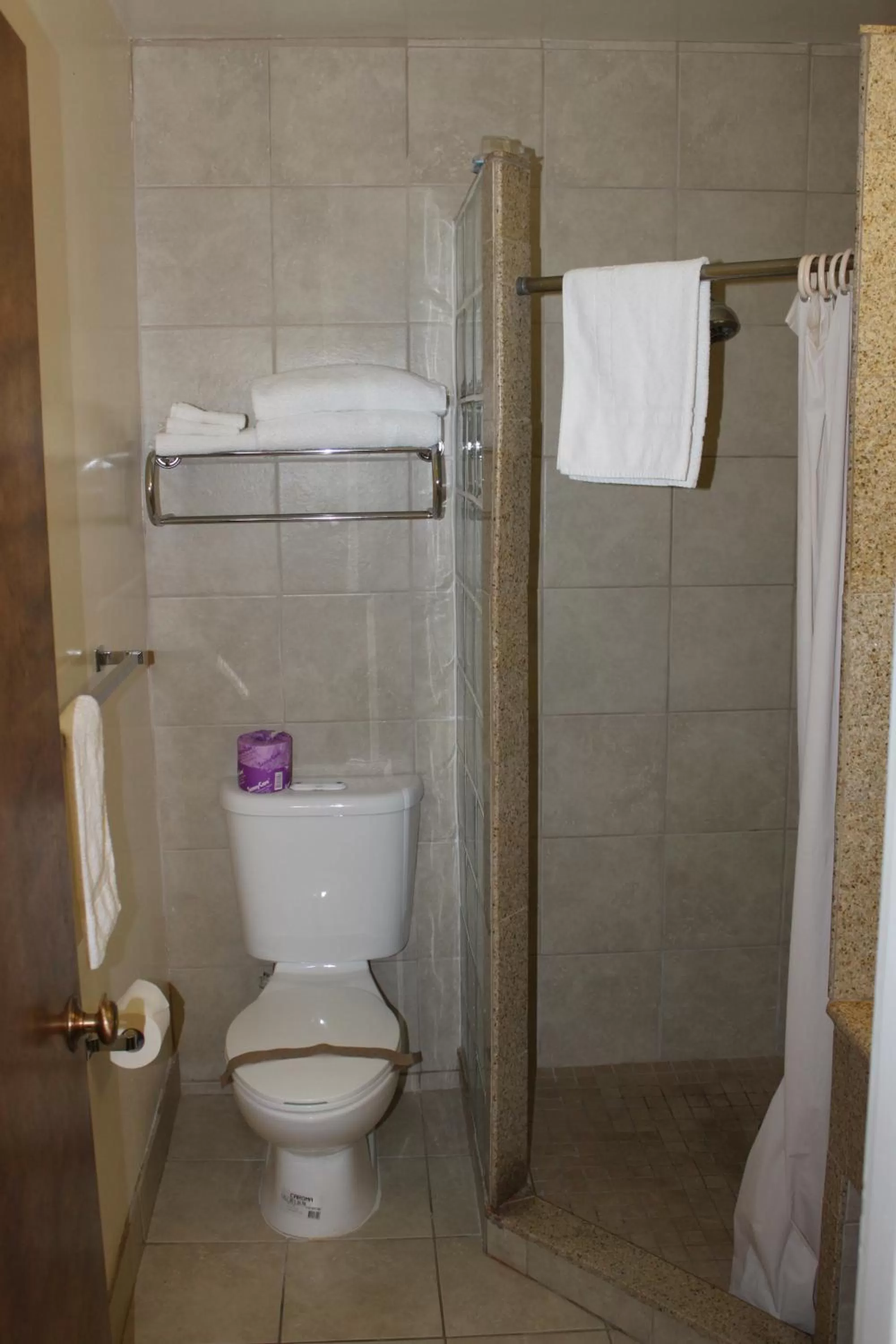 Bathroom in Villa Inn