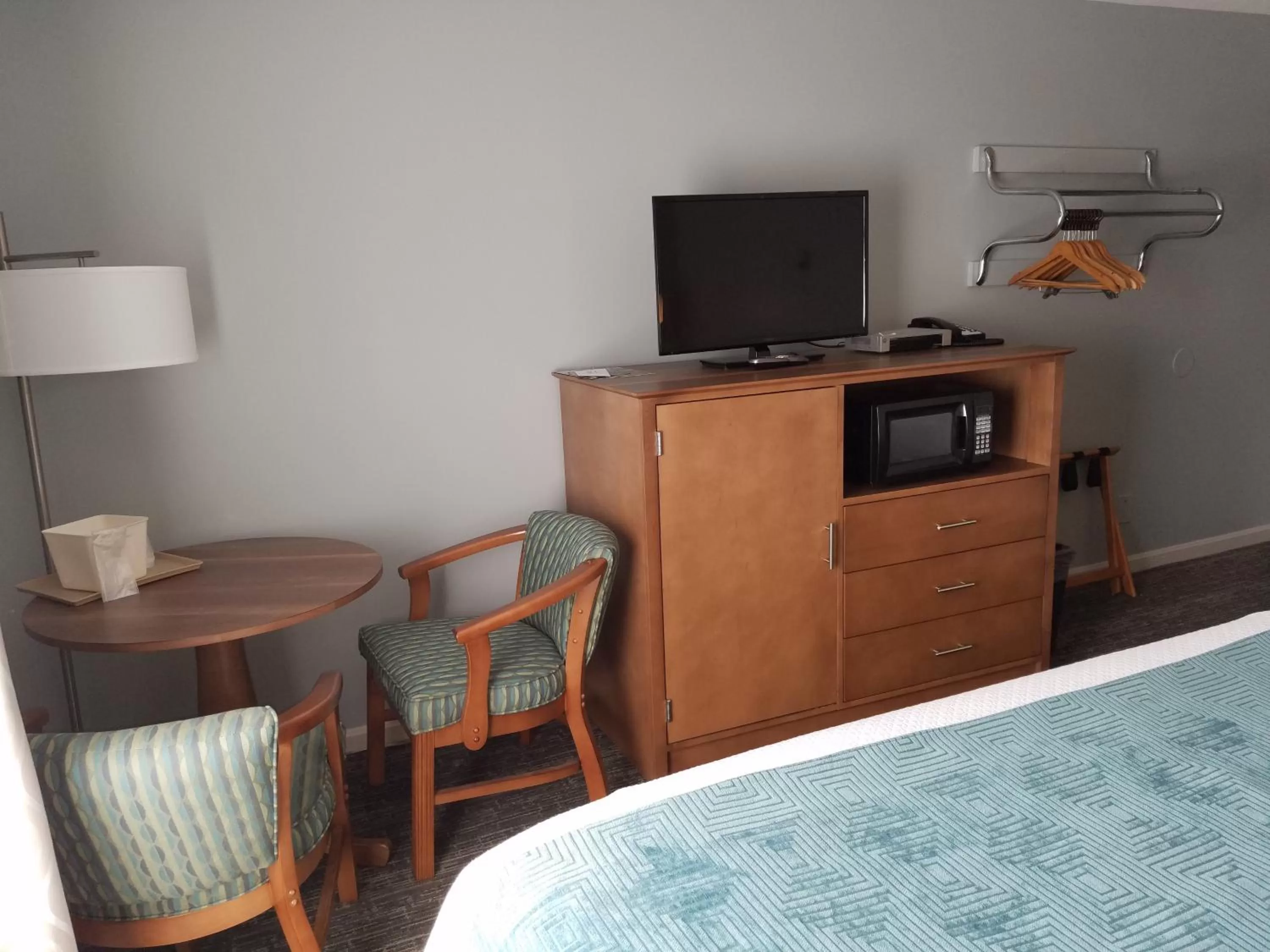 Decorative detail, Bed in Hampton Village Inn