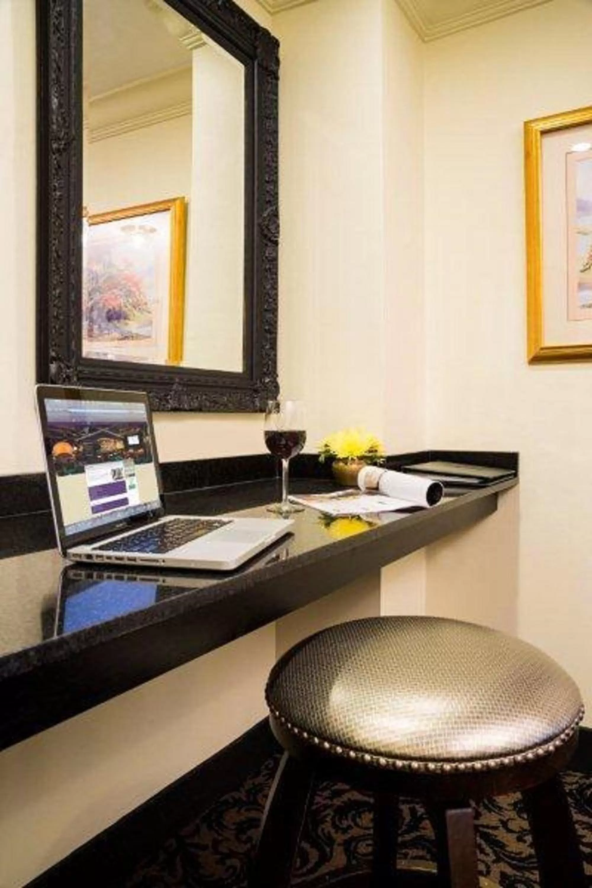 Bedroom in Terra Nova, BW Premier Collection