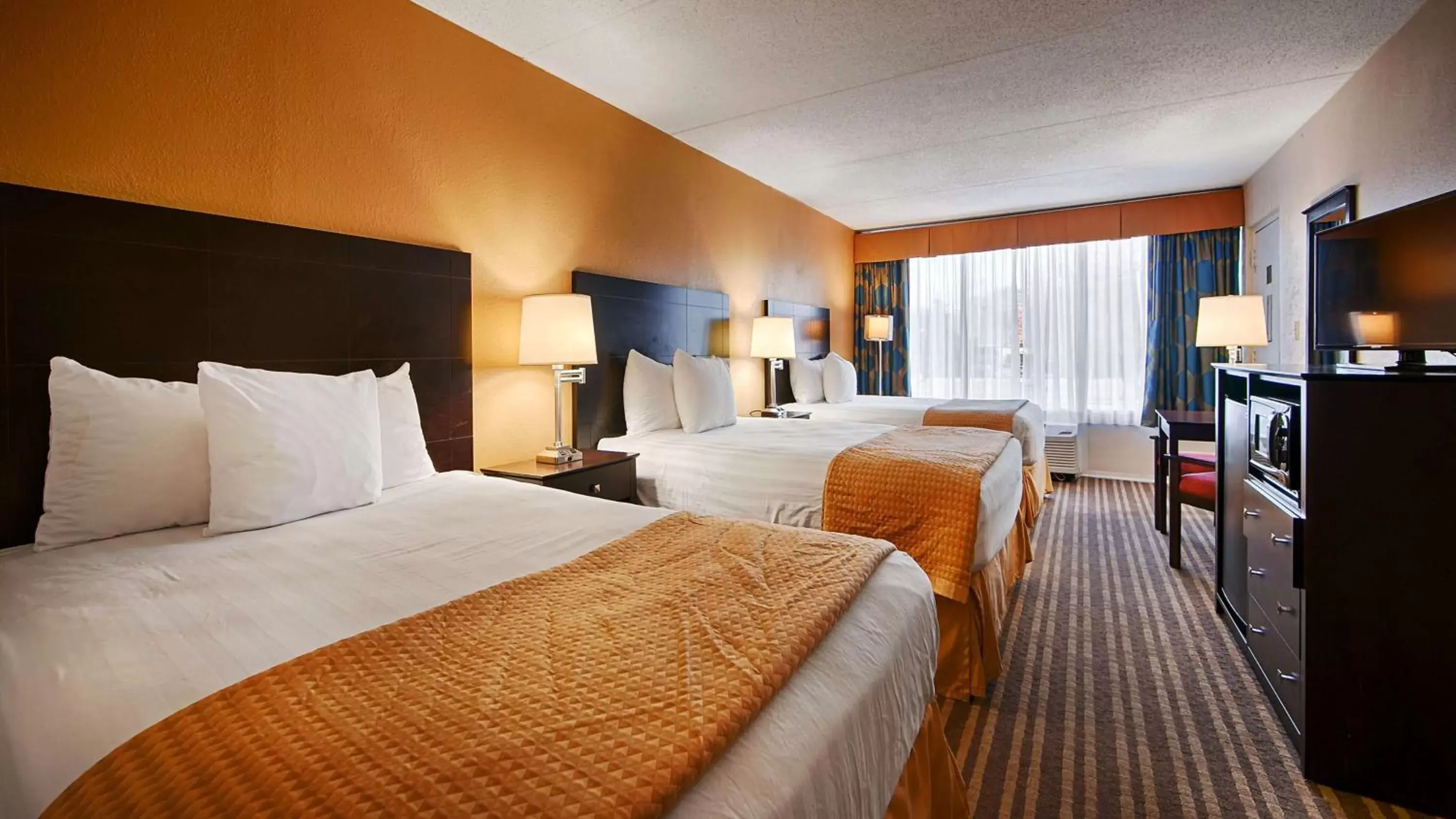 Triple Room with Three Double Beds - Non-Smoking in Chattanooga Heritage Inn Triple Room with Three Double Beds - Non-Smoking in Chattanooga Heritage Inn