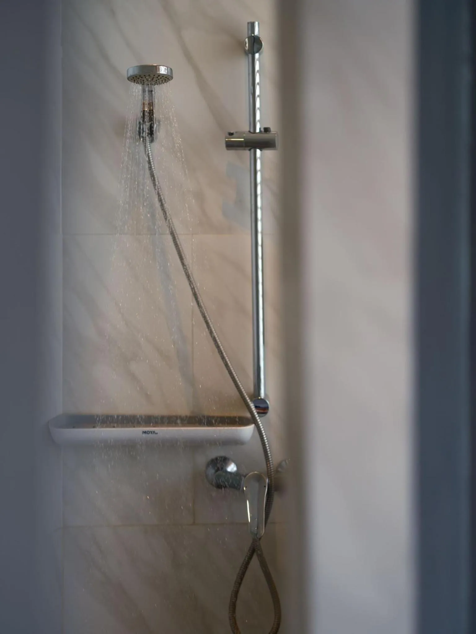 Shower in Cliff Lanta Suite-Koh Lanta Krabi