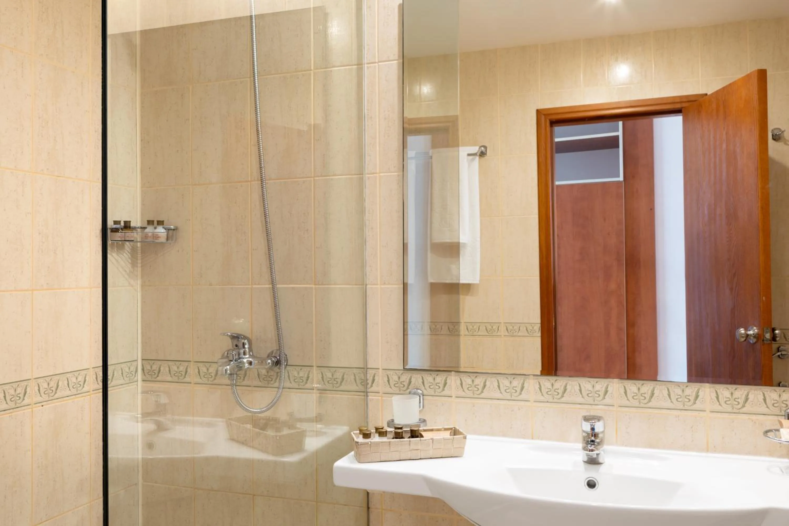 Twin Room in Kristal Hotel - All inclusive - Fully renovated rooms 2025