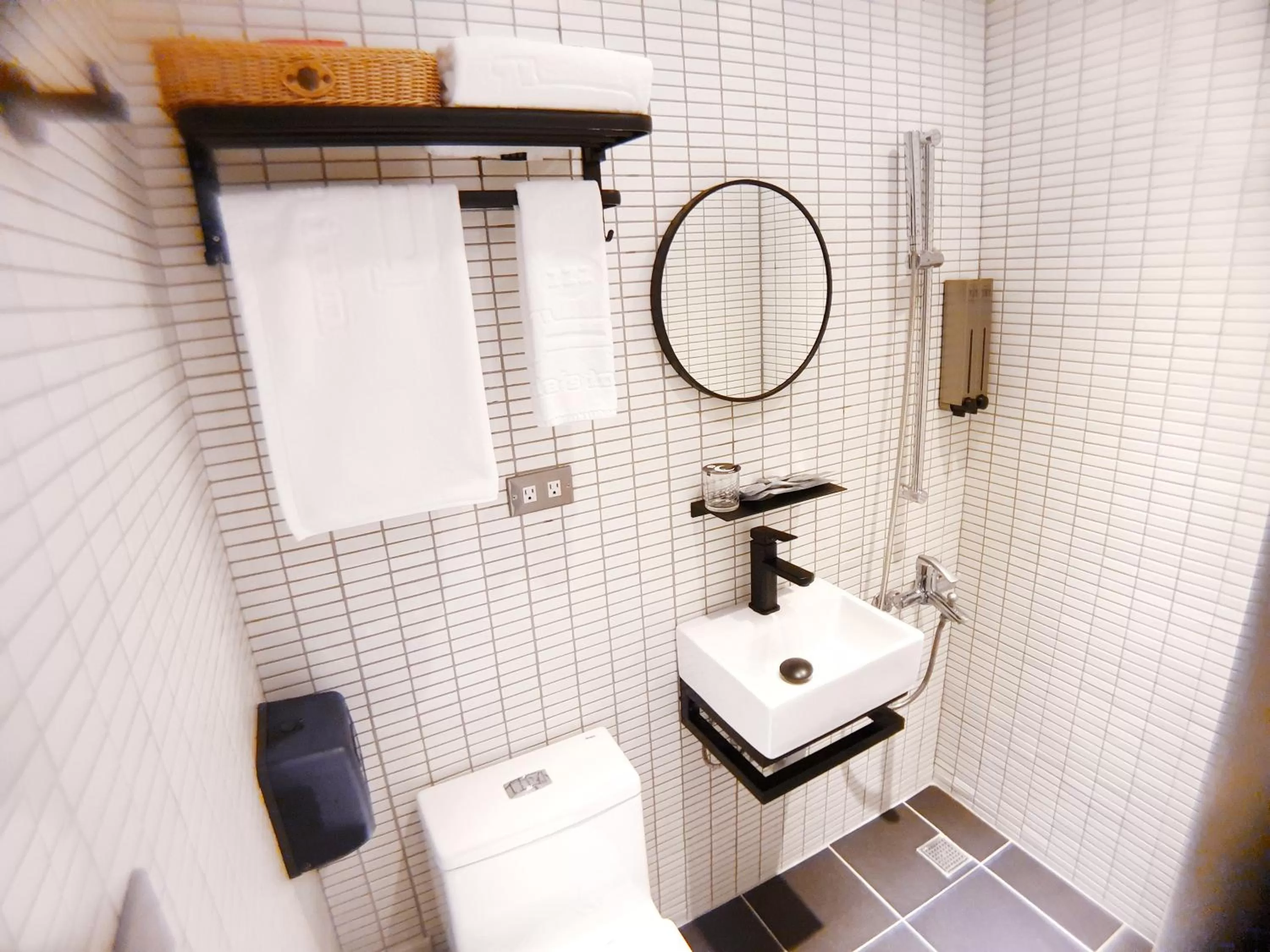 Shower, Bathroom in Jia's Inn