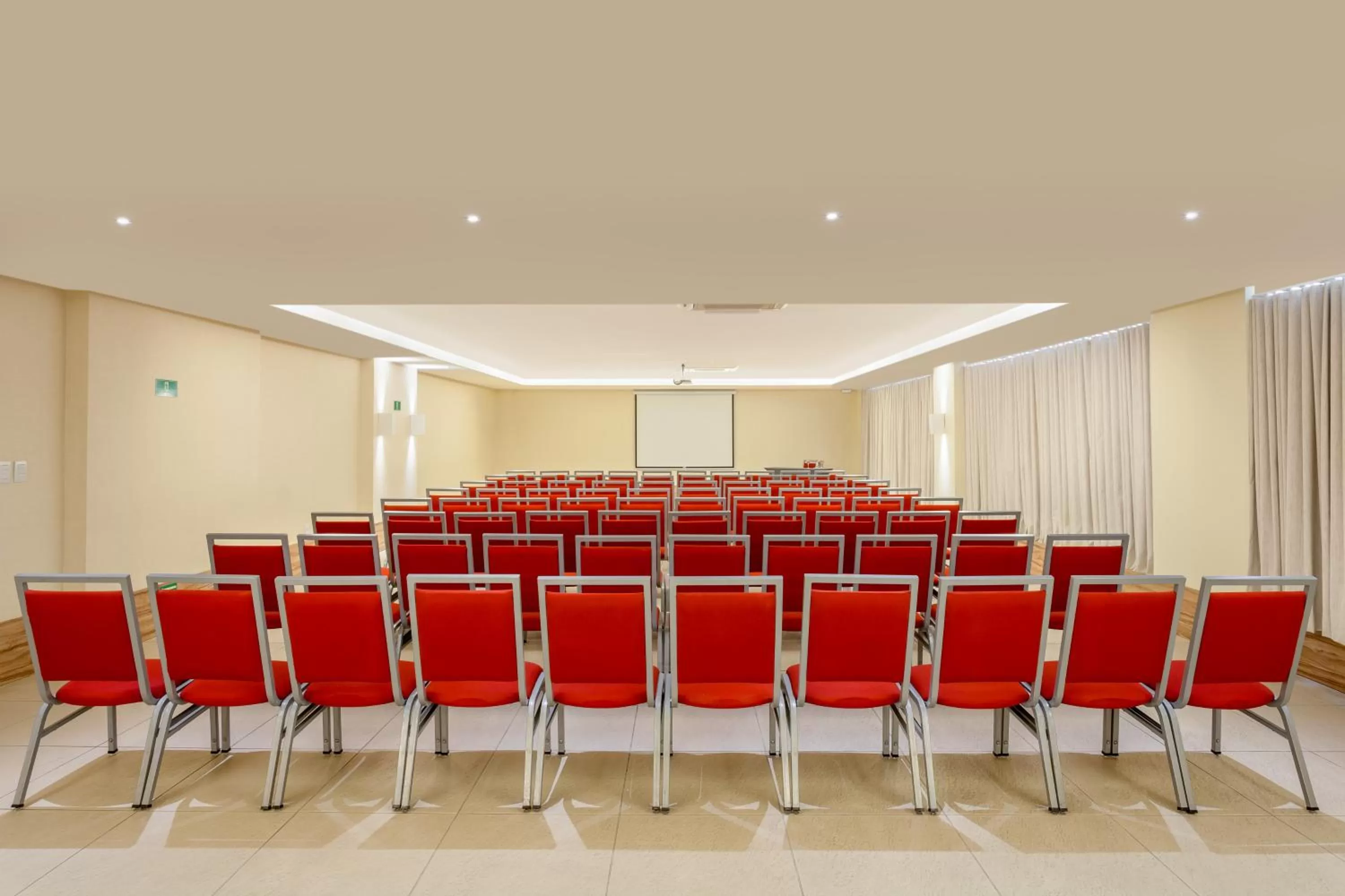 Meeting/conference room in Ramada by Wyndham Macae Hotel & Suites