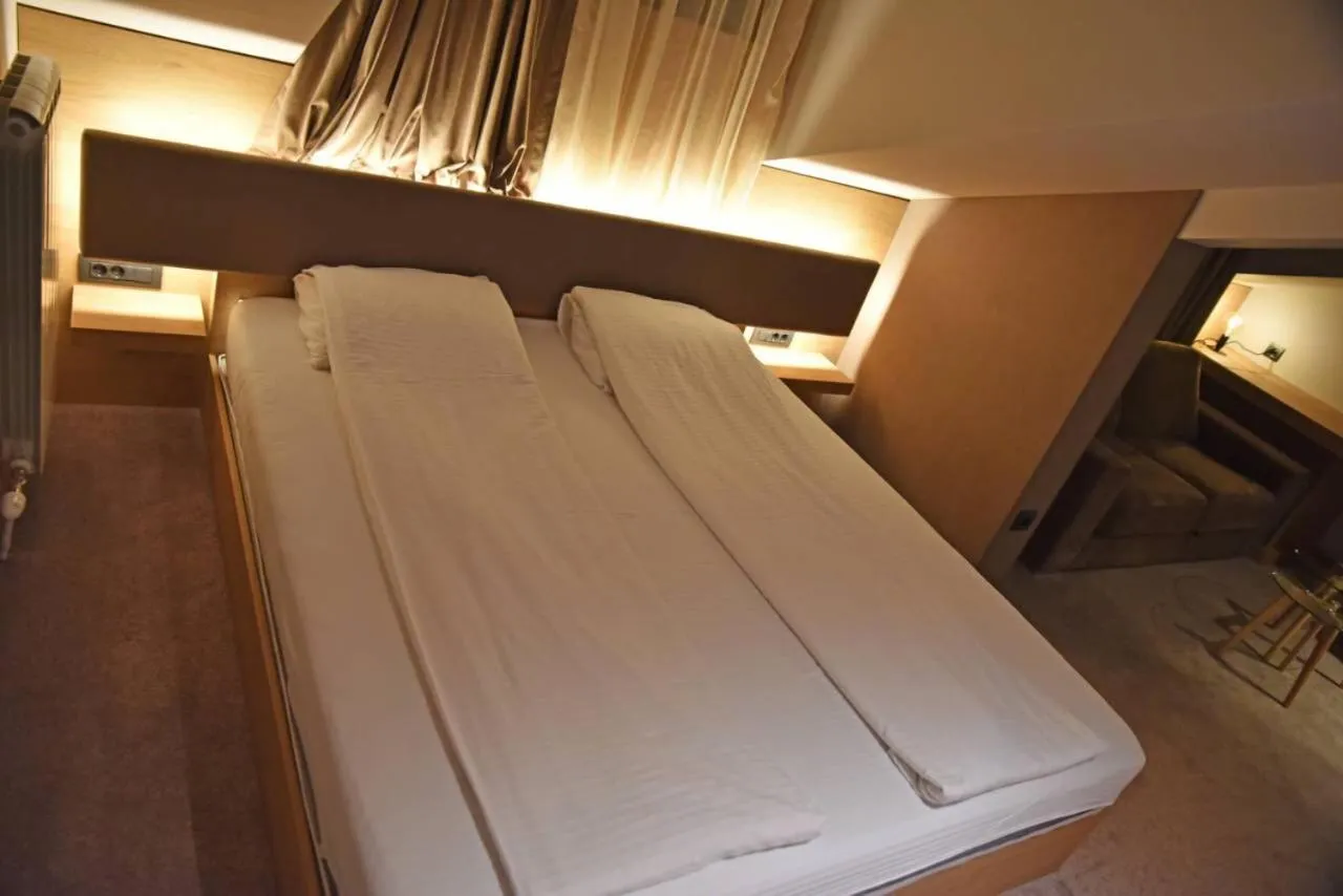 Photo of the whole room, Bed in Vila 6aTo Hotel & Wellnes