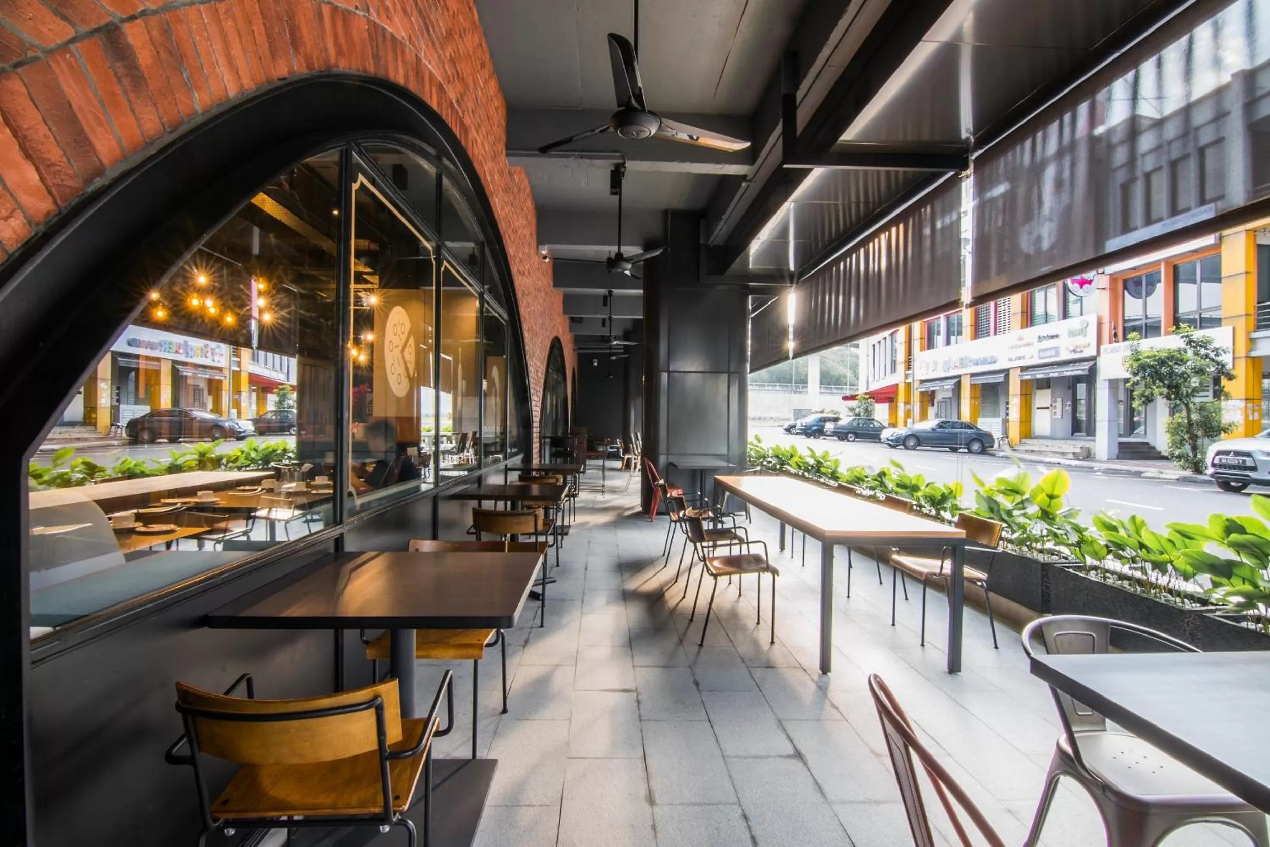 Restaurant/places to eat in MTREE Hotel