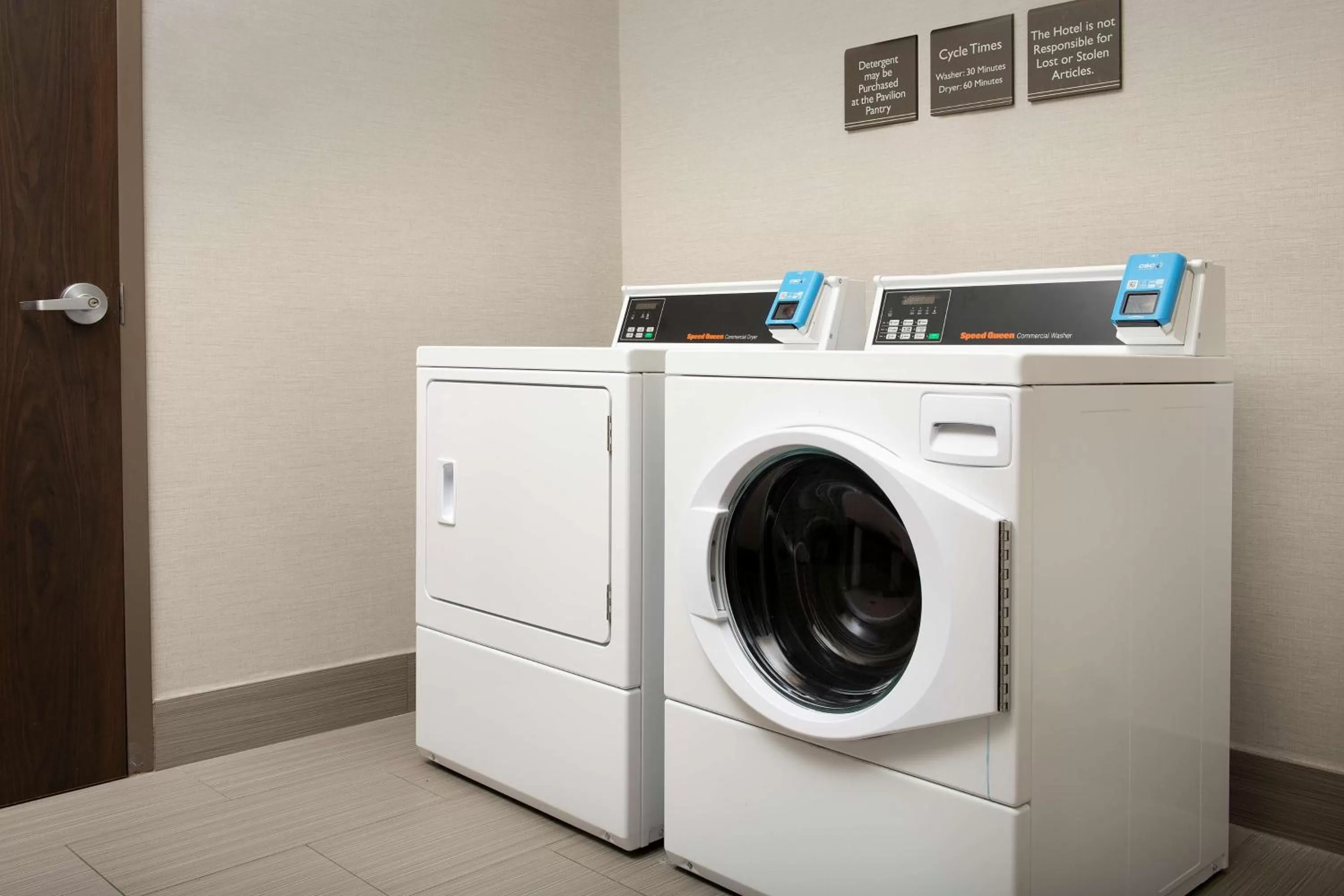 Property building in Hilton Garden Inn Charlotte Airport